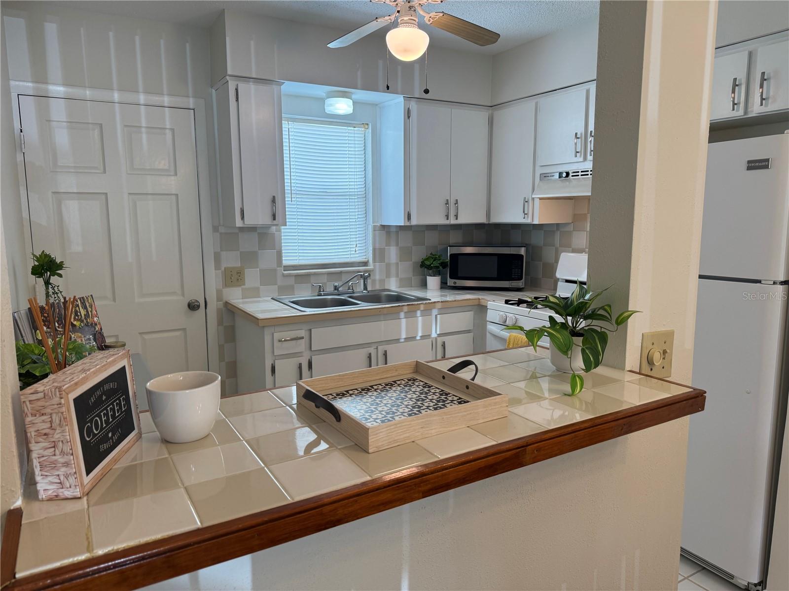 Image 14 of 54 For 5107 Park Lake Drive N