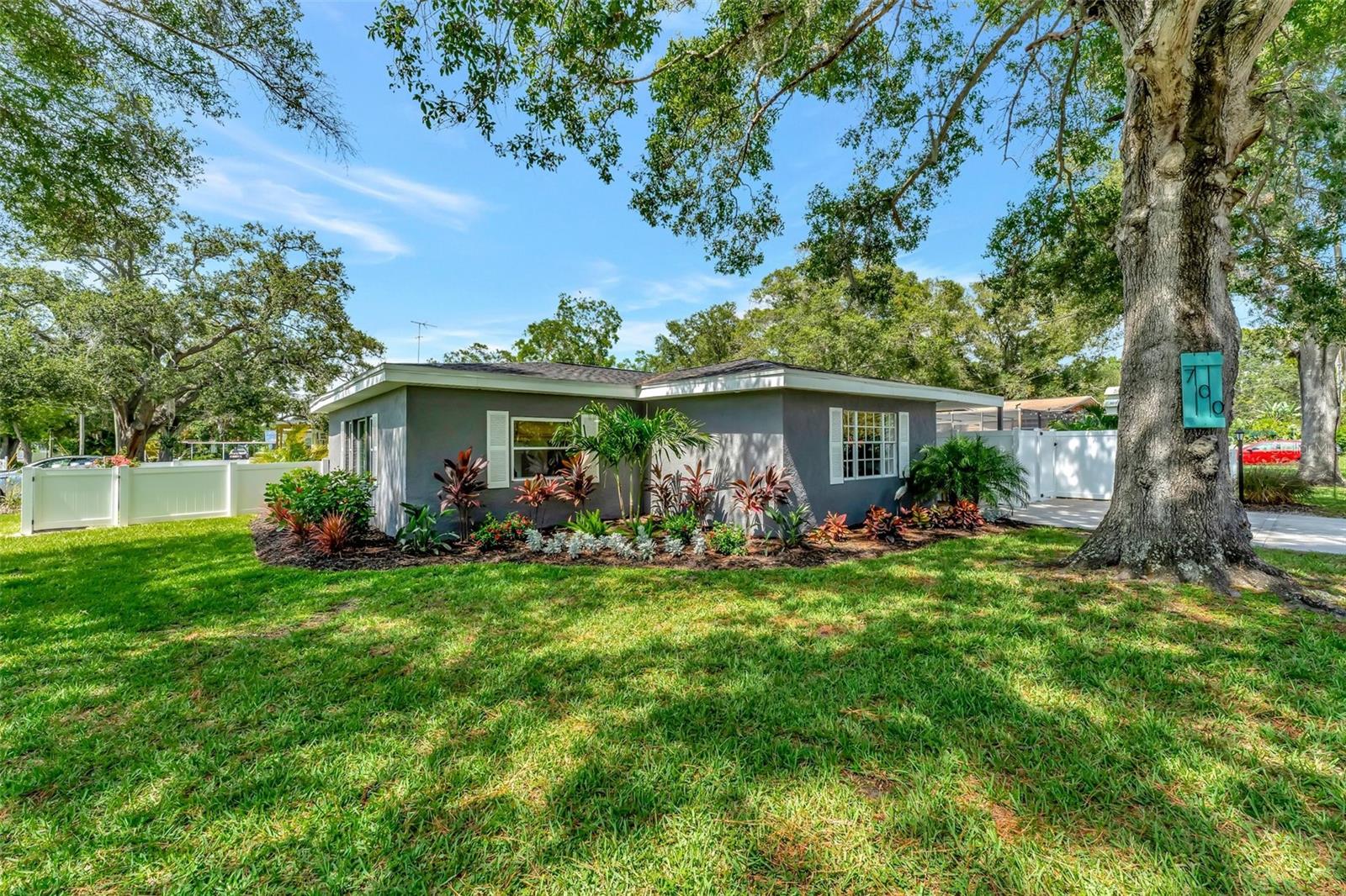 Details for 700 14th Street Nw, LARGO, FL 33770