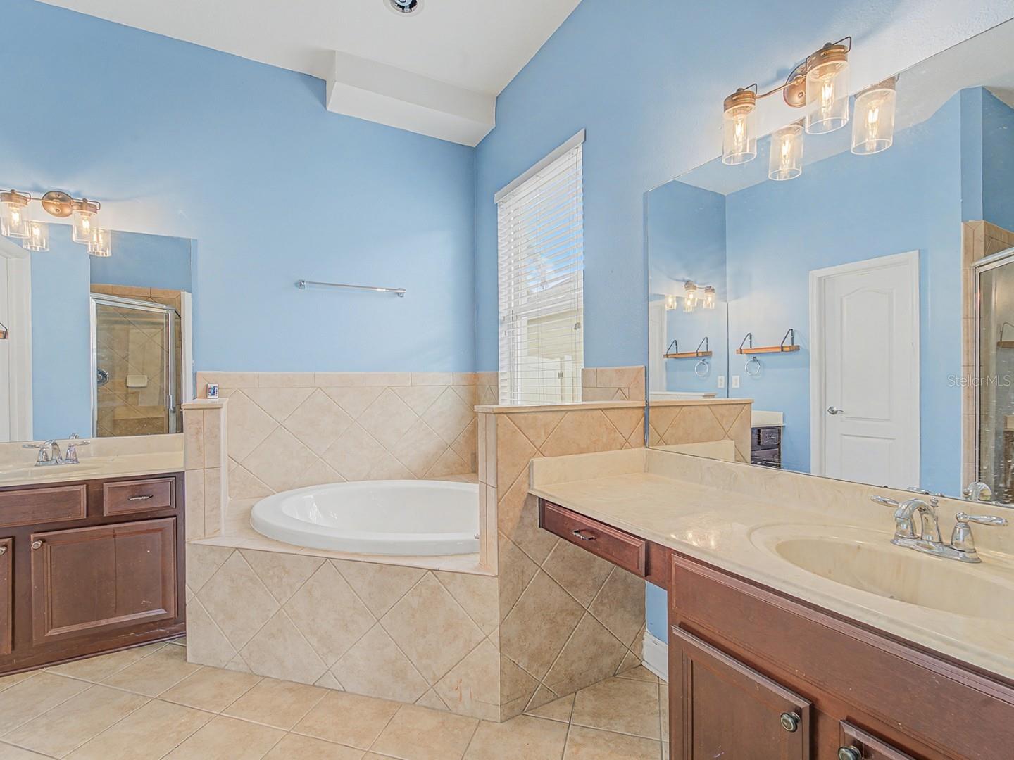 Image 18 of 24 For 7800 Stoney Hill Drive