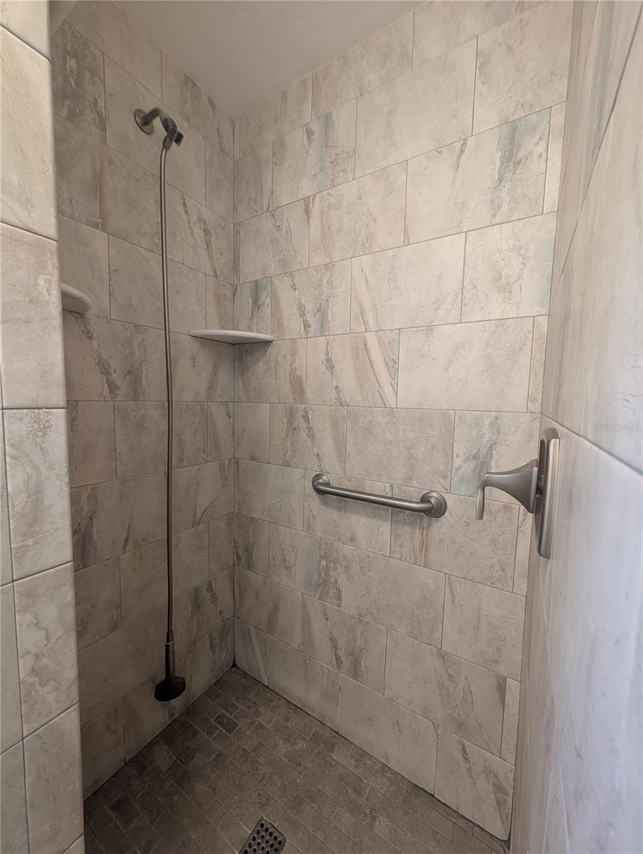 Image 19 of 32 For 5041 Myrtle Lane