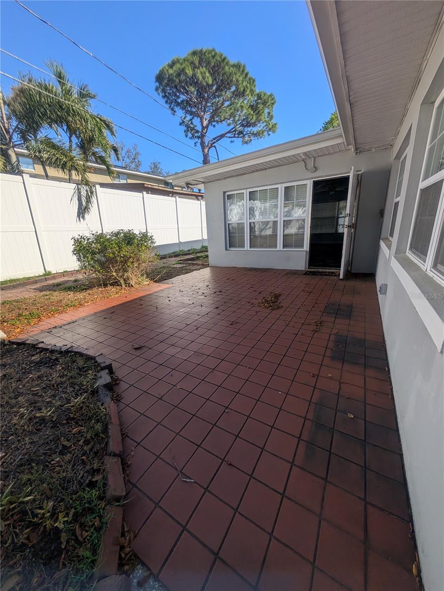 Image 24 of 32 For 5041 Myrtle Lane