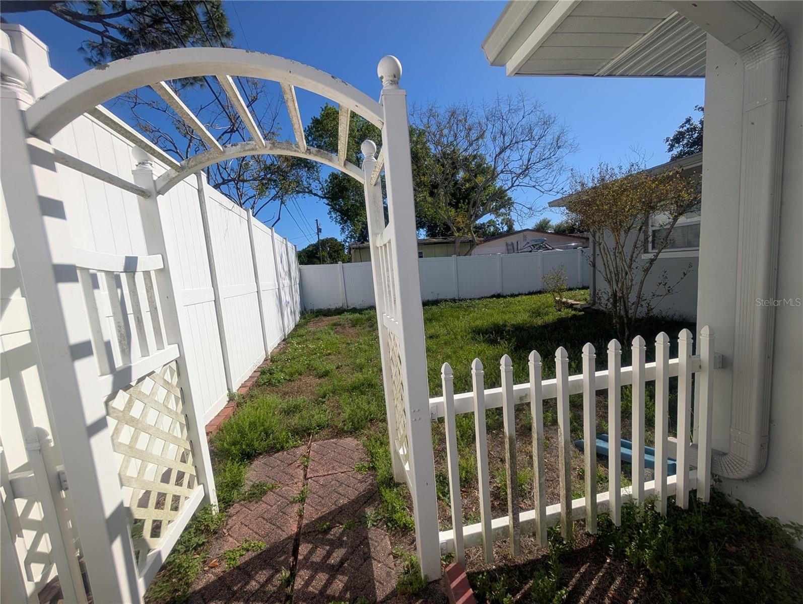 Image 25 of 32 For 5041 Myrtle Lane