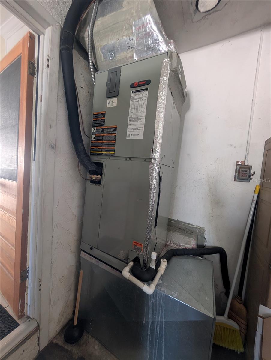 Image 31 of 32 For 5041 Myrtle Lane