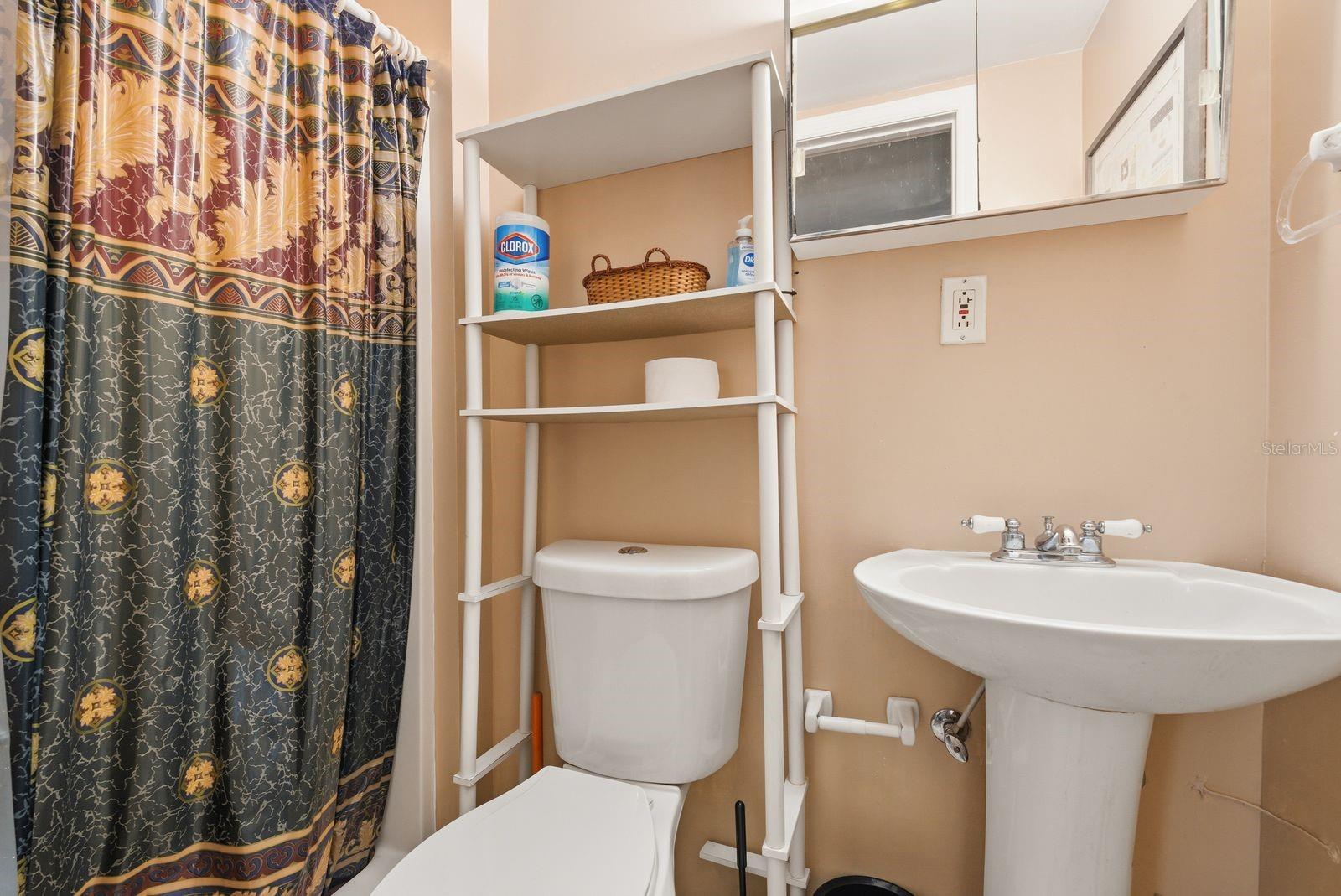 Image 17 of 25 For 5024 Odyssey Avenue