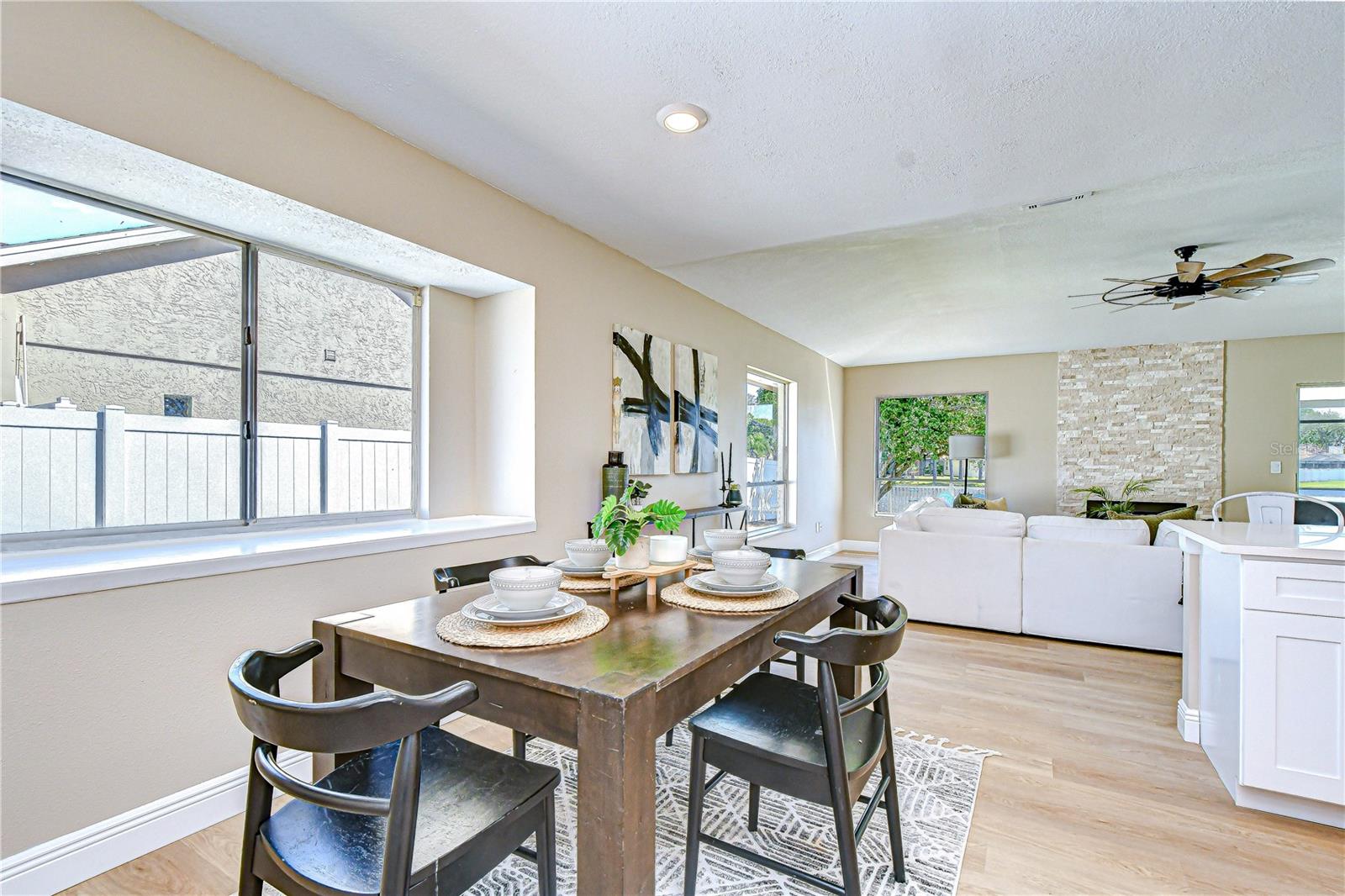 Image 12 of 35 For 15143 Springview Street