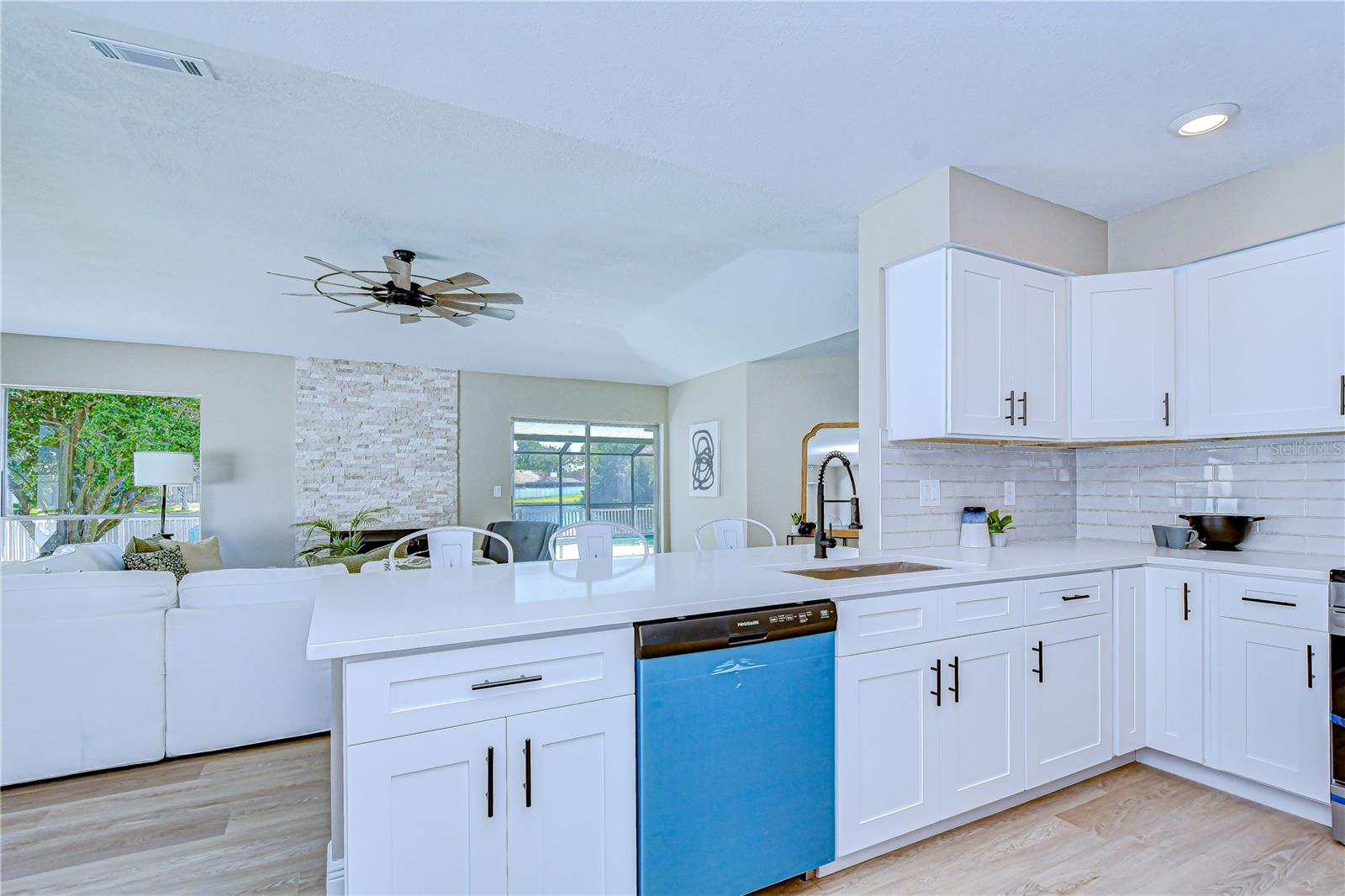 Image 16 of 35 For 15143 Springview Street