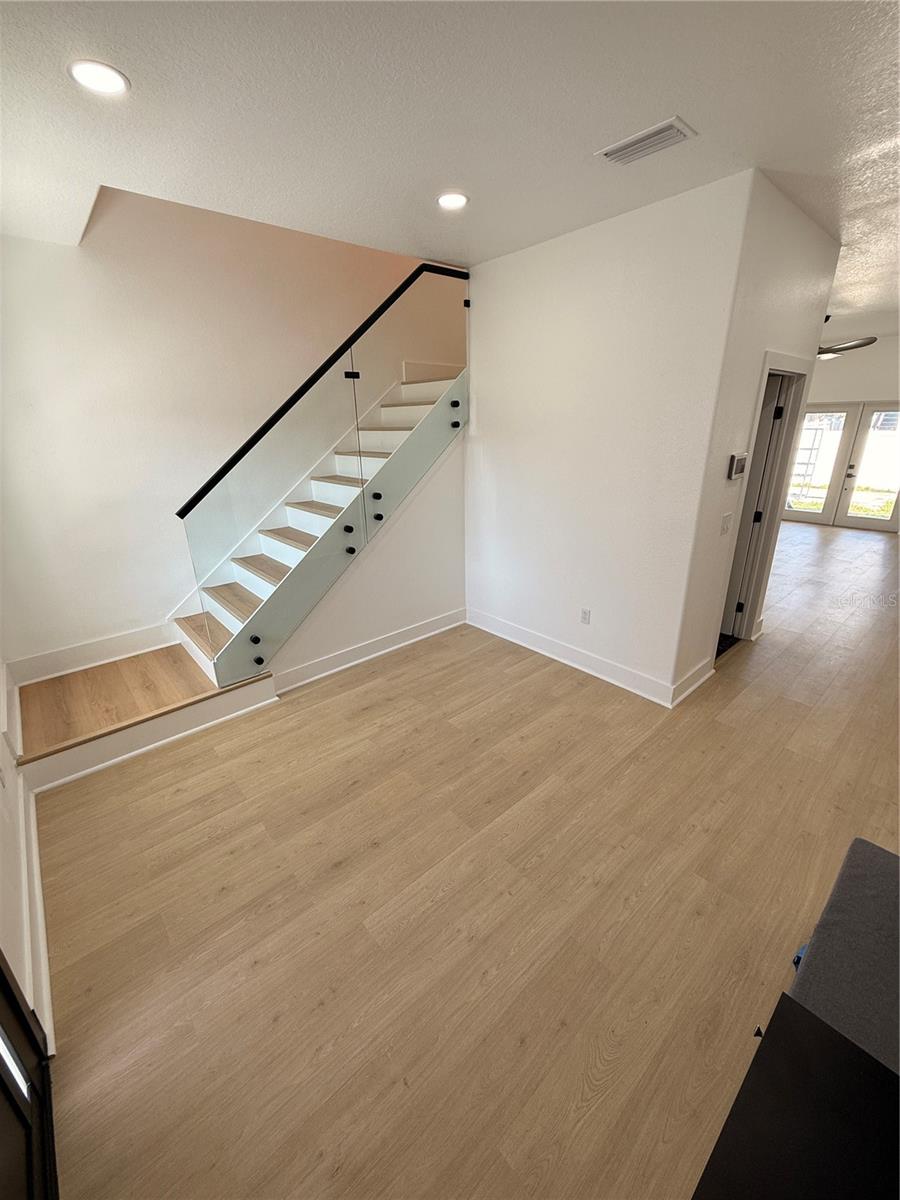 Image 2 of 18 For 2729 Union Street