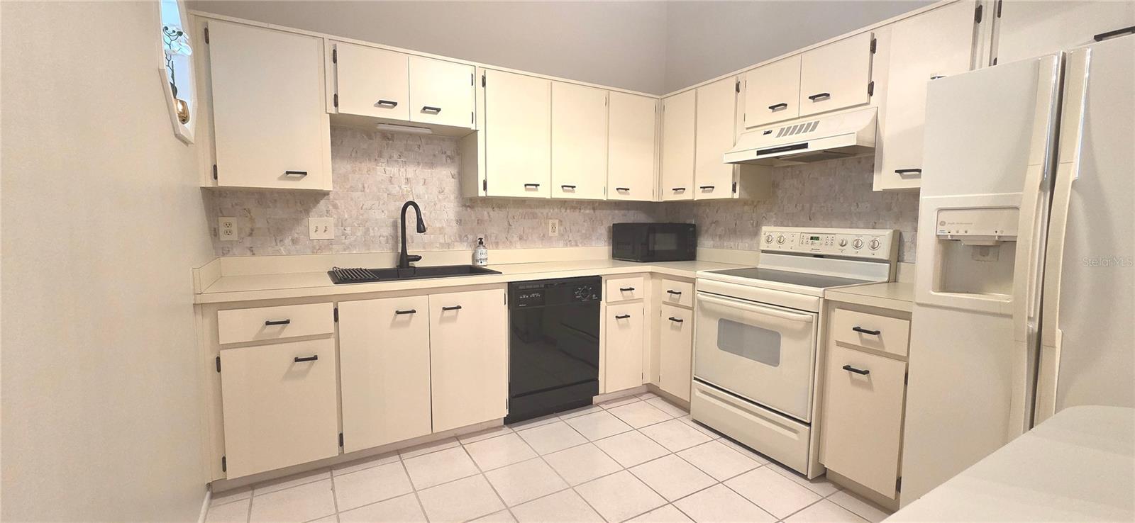 Image 2 of 21 For 2101 Fox Chase Boulevard 203