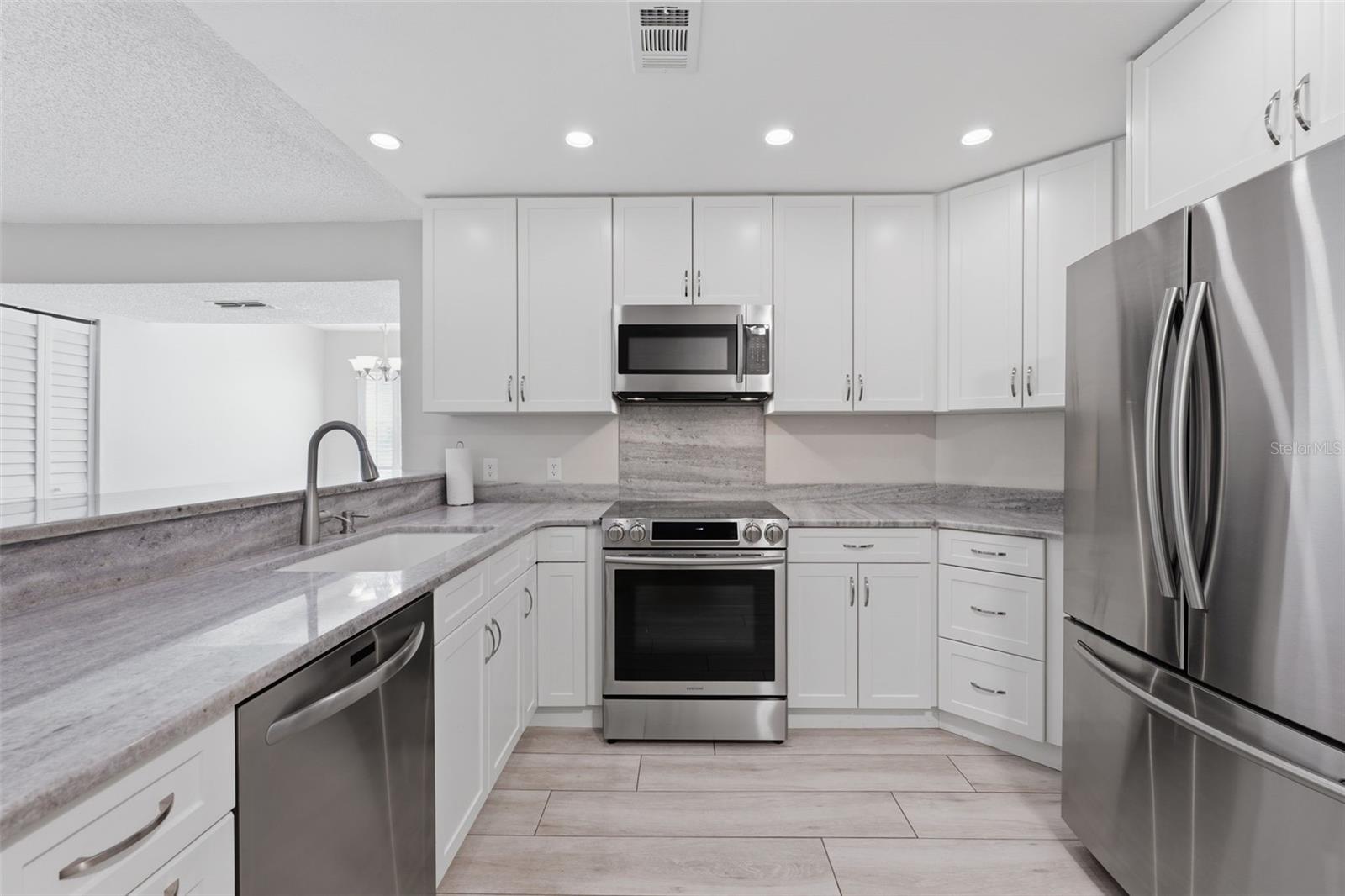 Image 4 of 52 For 3001 58th Avenue S 1015