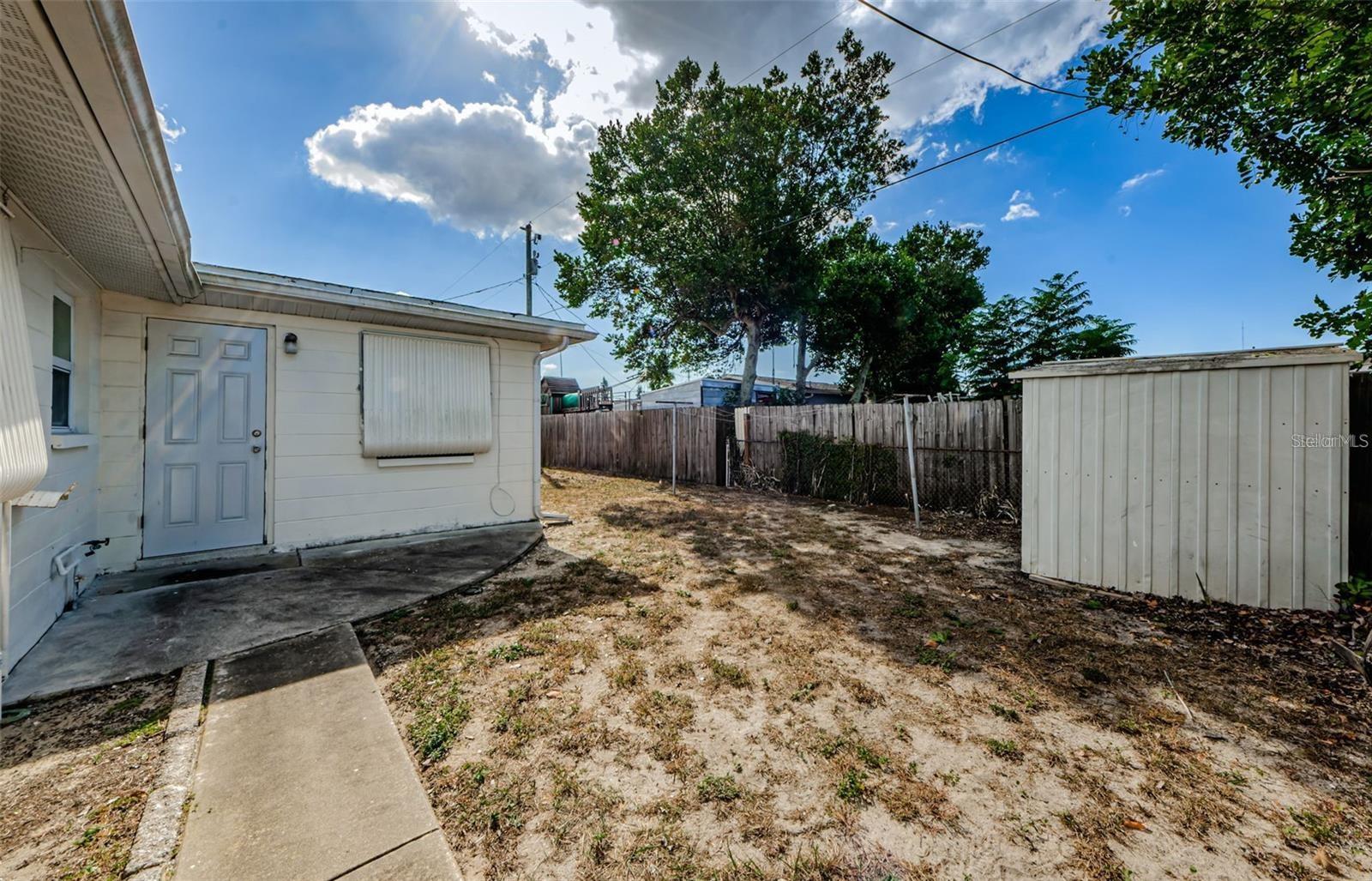 Image 32 of 35 For 1551 Derrick Street