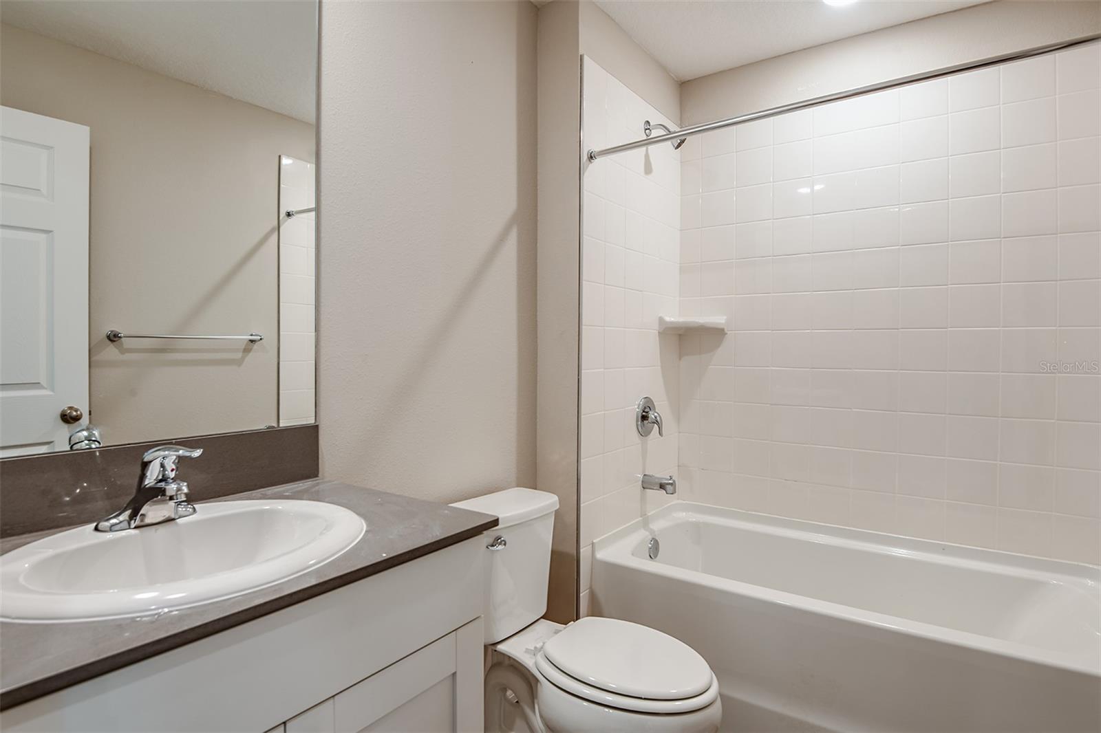 Listing photo id 11 for 15249 Maude Landing Loop