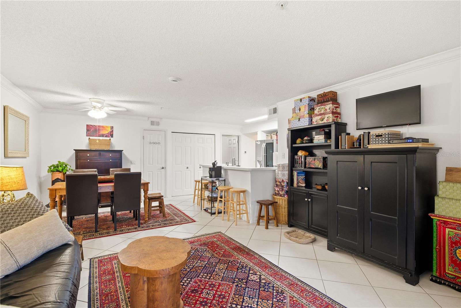 Image 11 of 38 For 2400 Feather Sound Drive 427