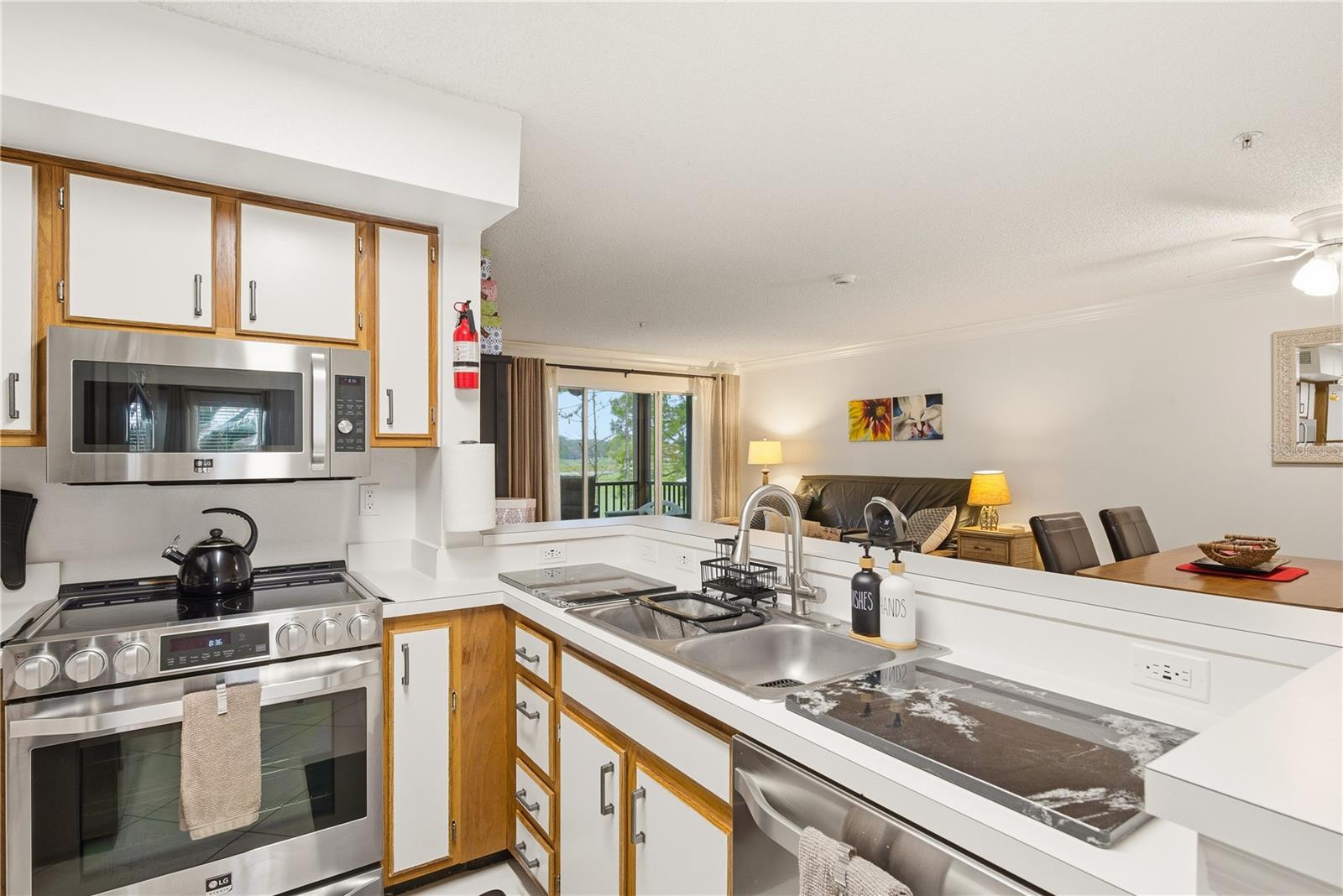 Image 16 of 38 For 2400 Feather Sound Drive 427