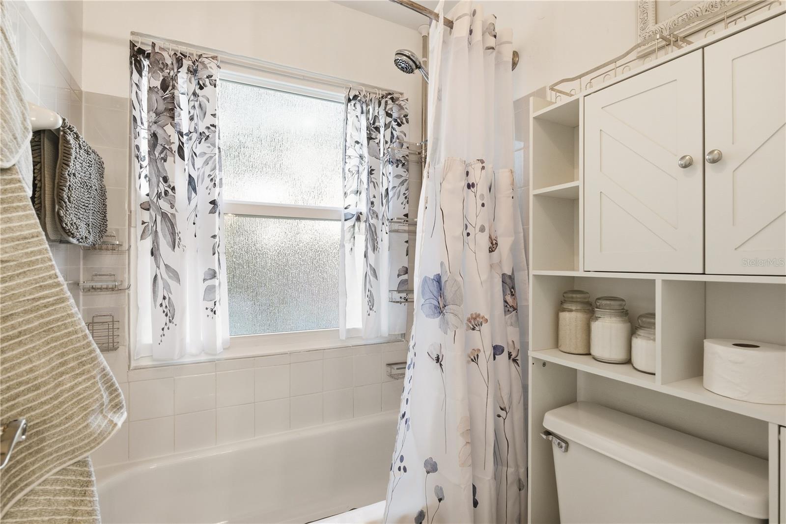 Image 20 of 38 For 2400 Feather Sound Drive 427