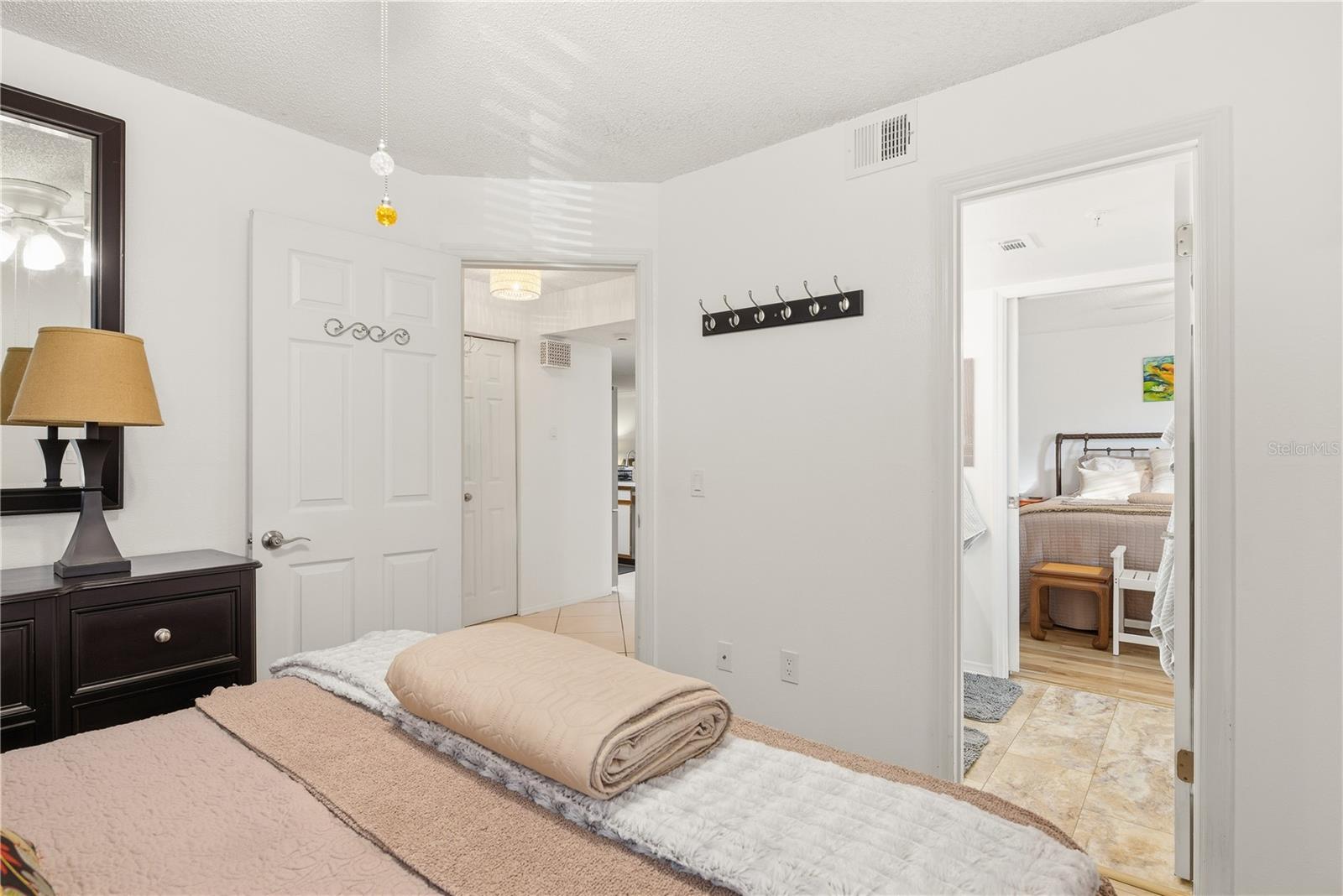 Image 23 of 38 For 2400 Feather Sound Drive 427