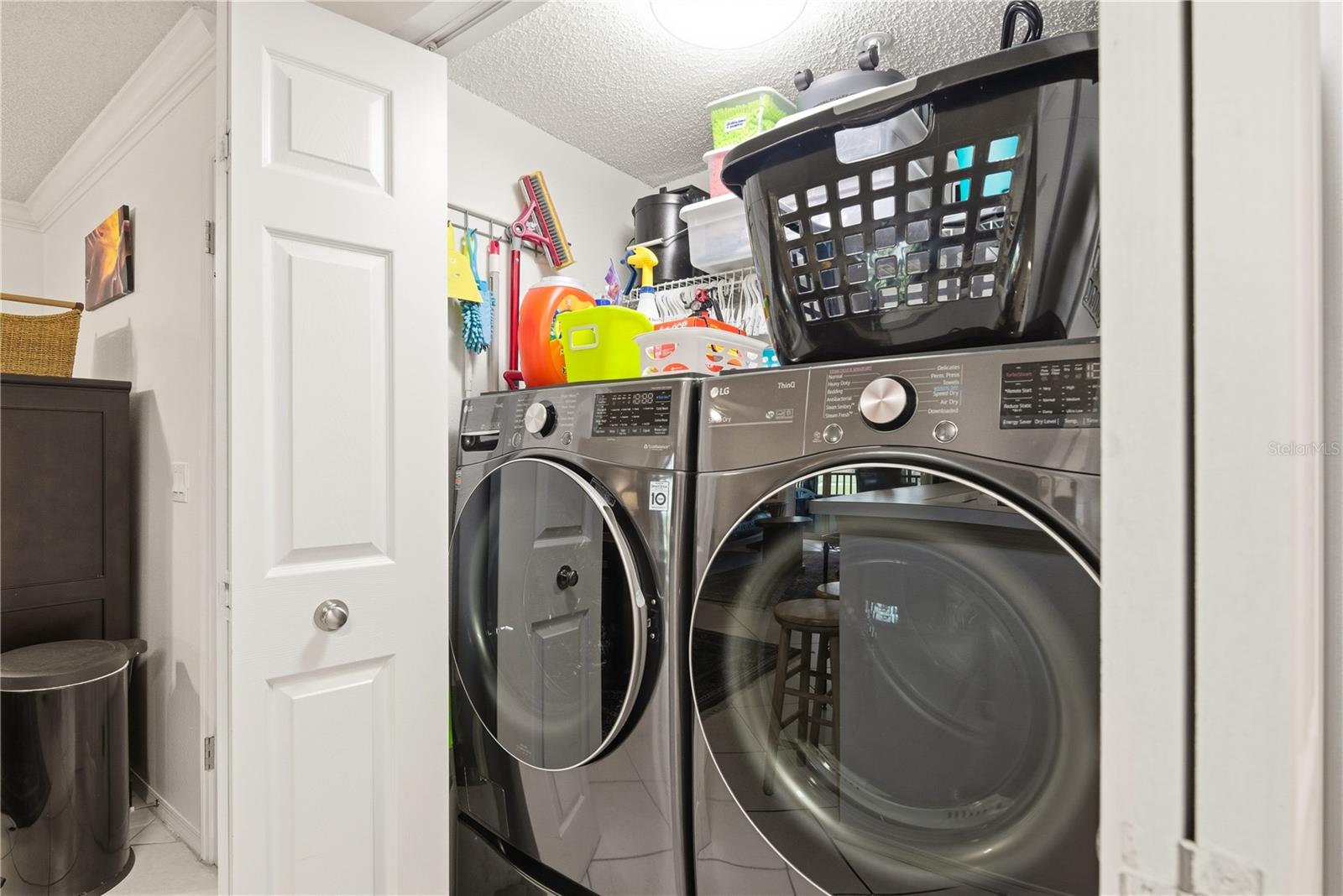 Image 24 of 38 For 2400 Feather Sound Drive 427