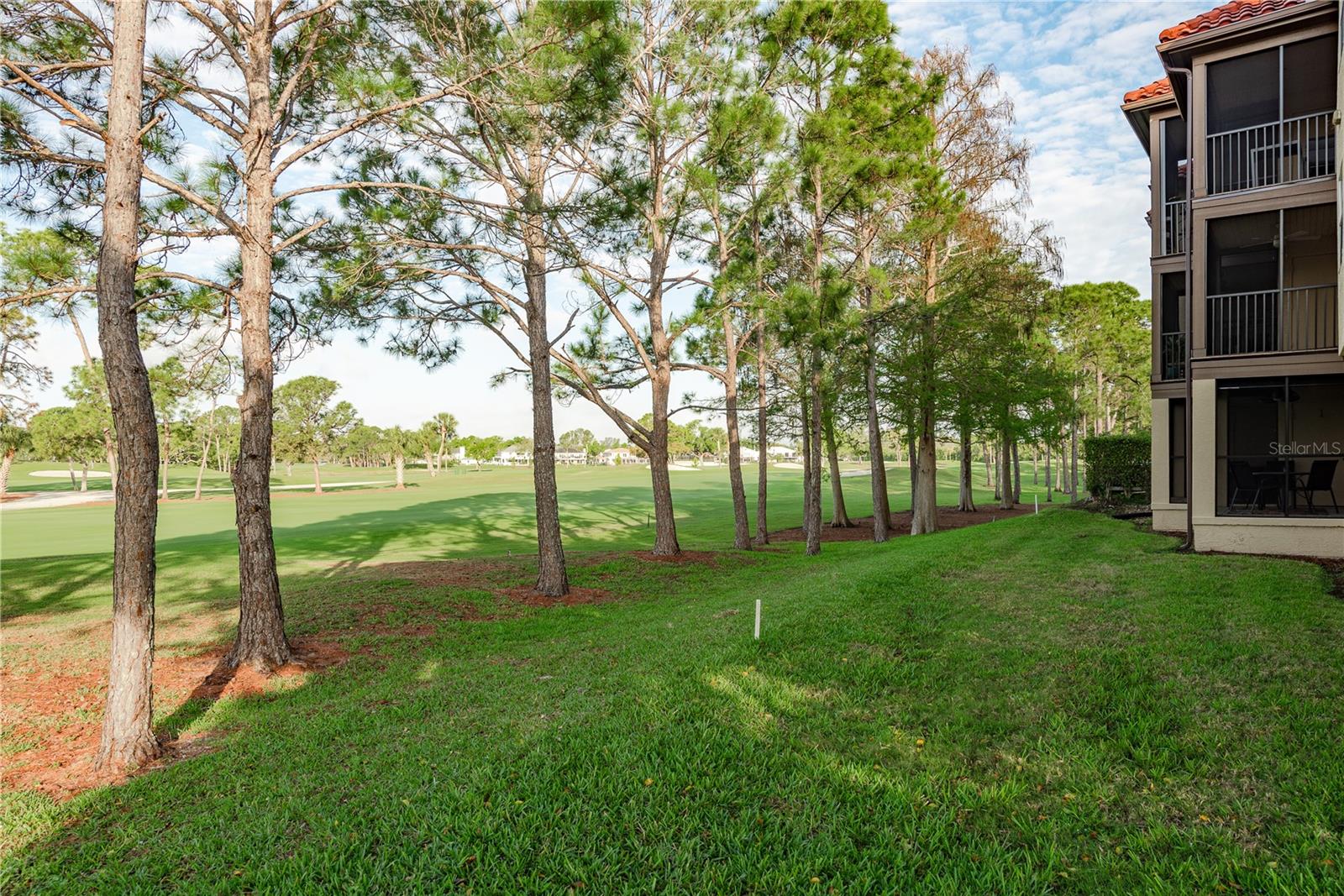 Image 28 of 38 For 2400 Feather Sound Drive 427