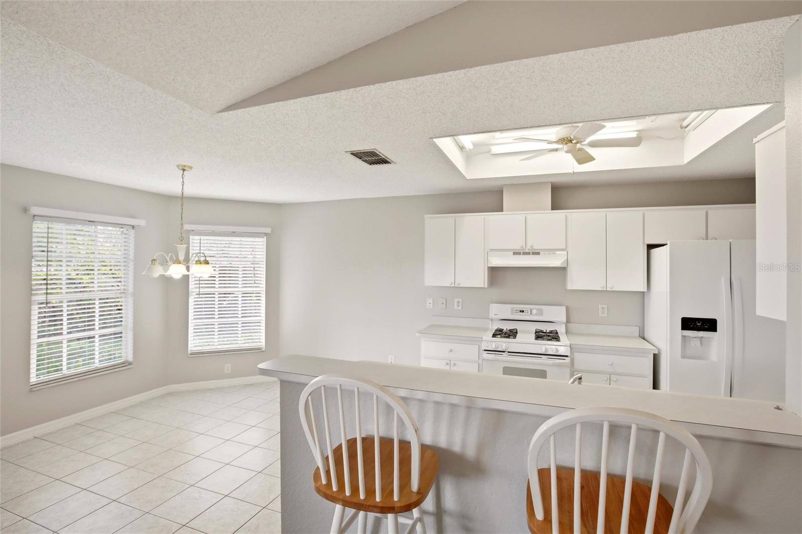 Listing photo id 9 for 24644 Laurel Ridge Drive