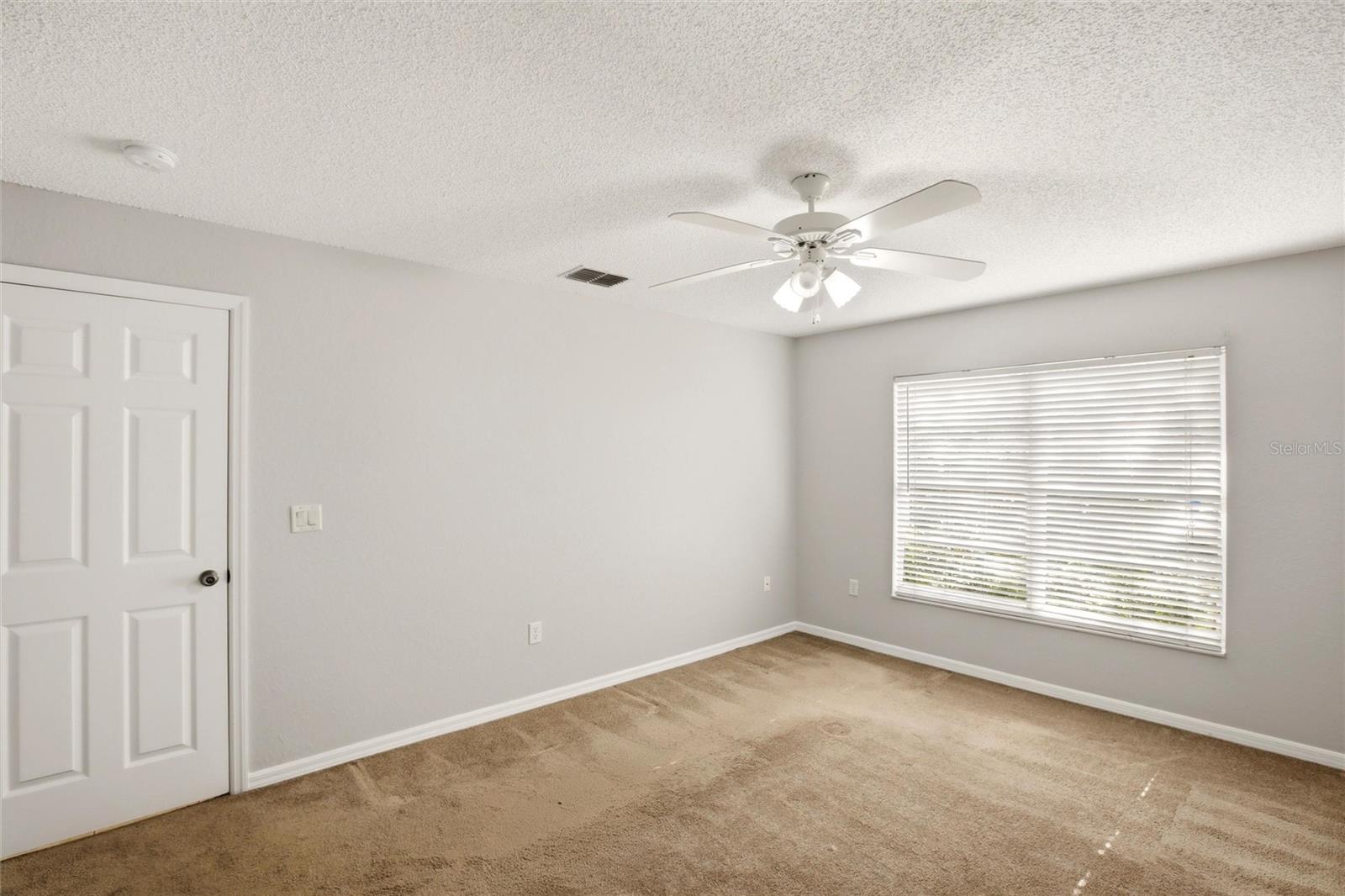 Listing photo id 17 for 24644 Laurel Ridge Drive