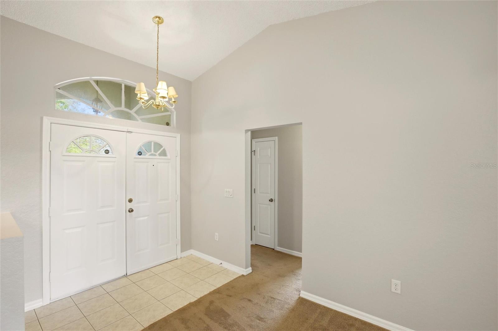 Listing photo id 2 for 24644 Laurel Ridge Drive
