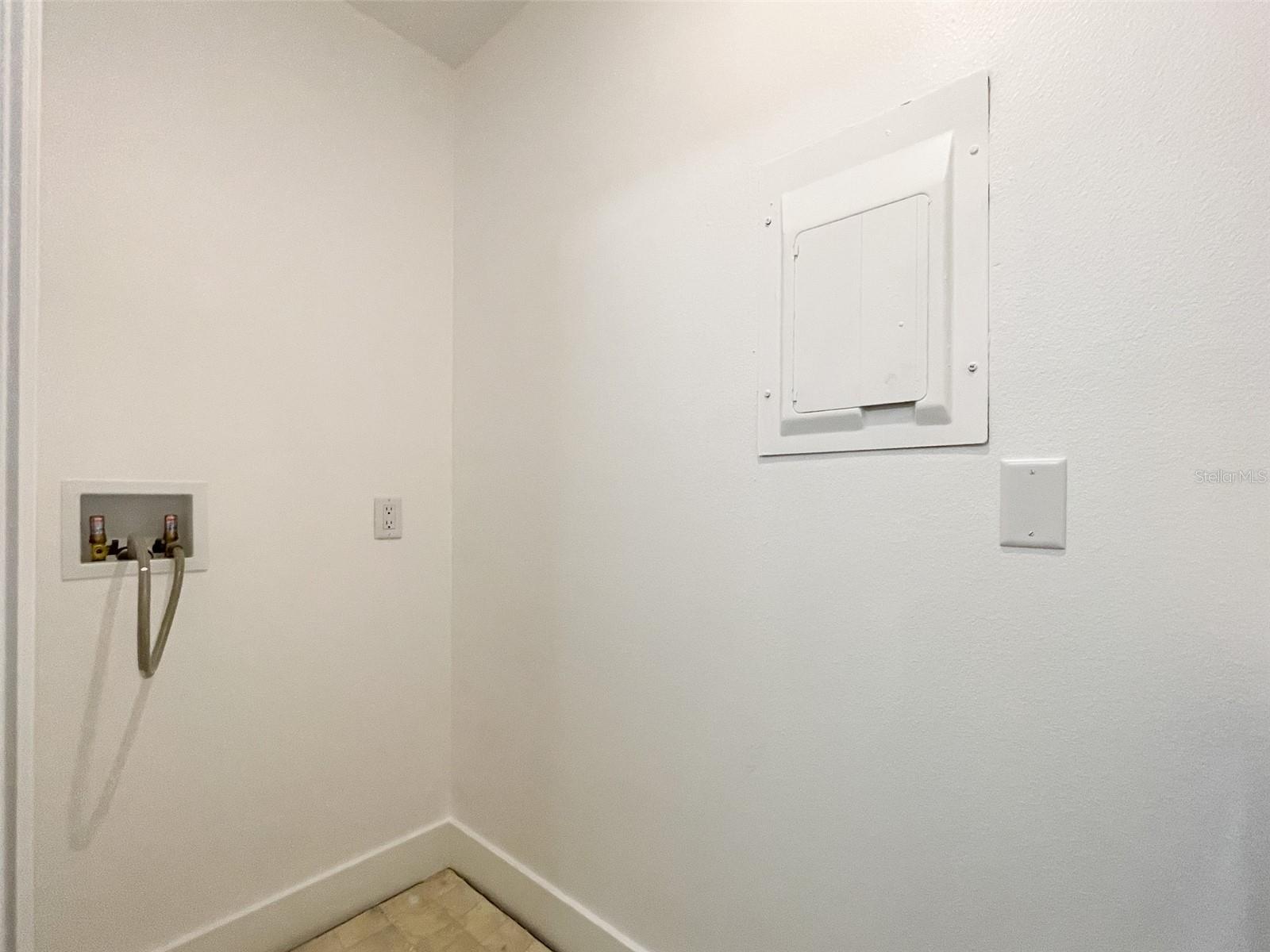 Image 29 of 44 For 1400 Gandy Boulevard N 412