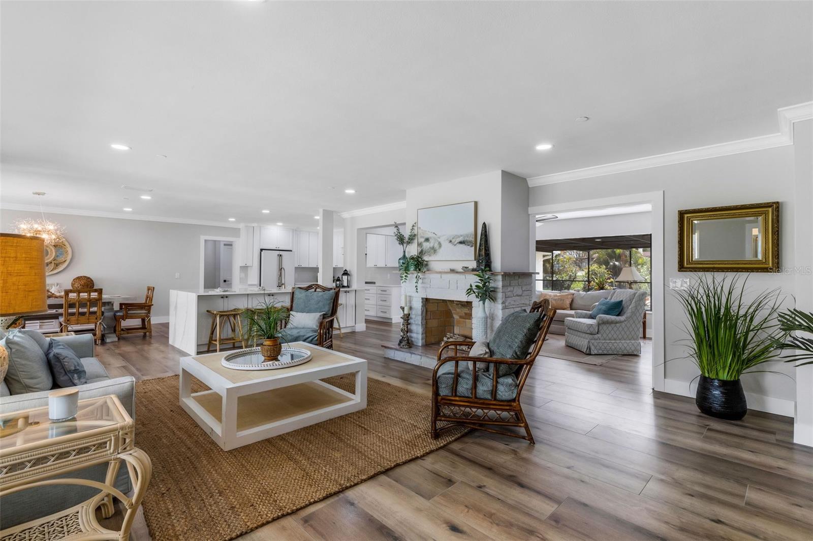 Image 11 of 90 For 441 Bayshore Drive