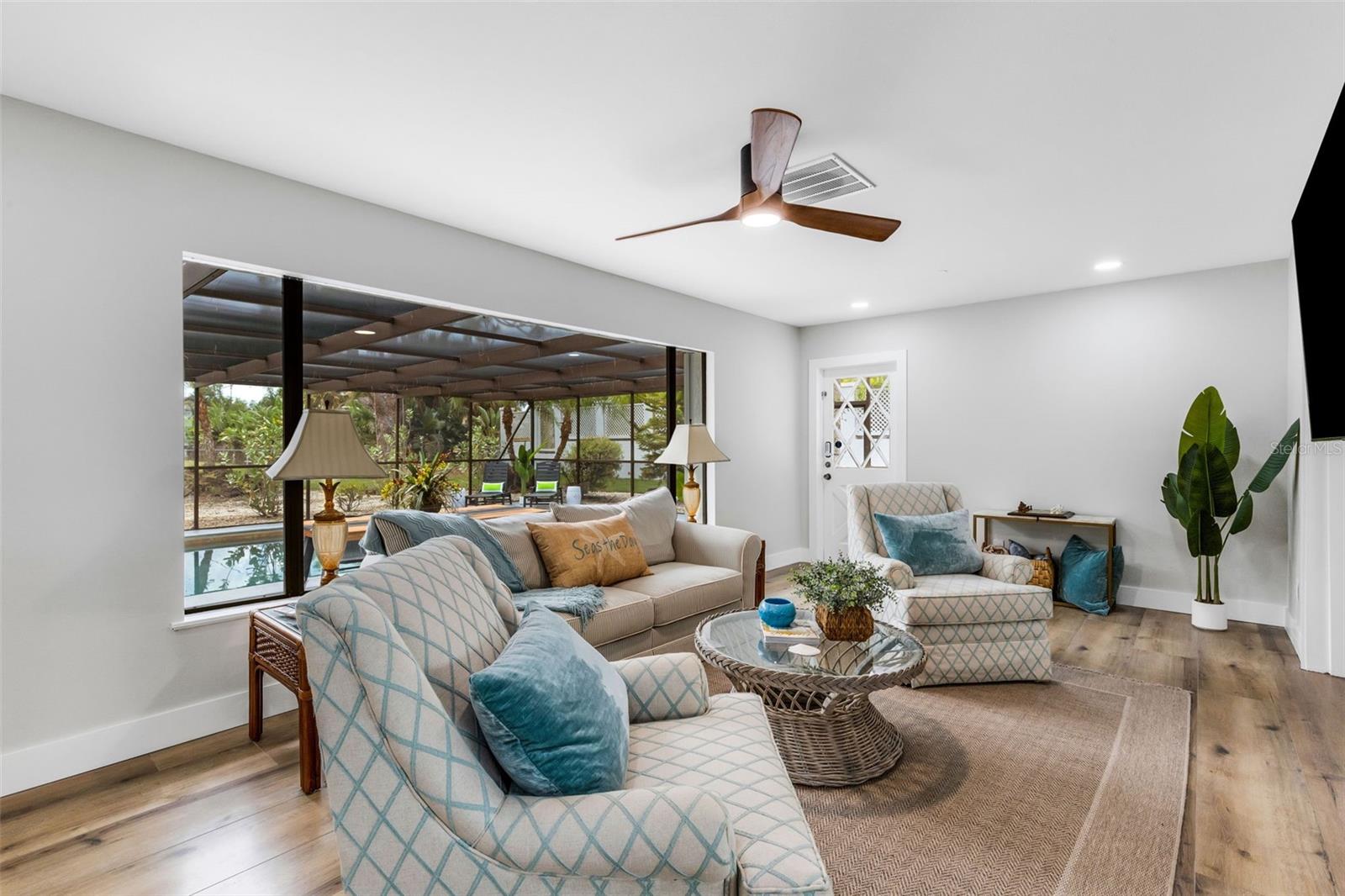 Image 12 of 90 For 441 Bayshore Drive