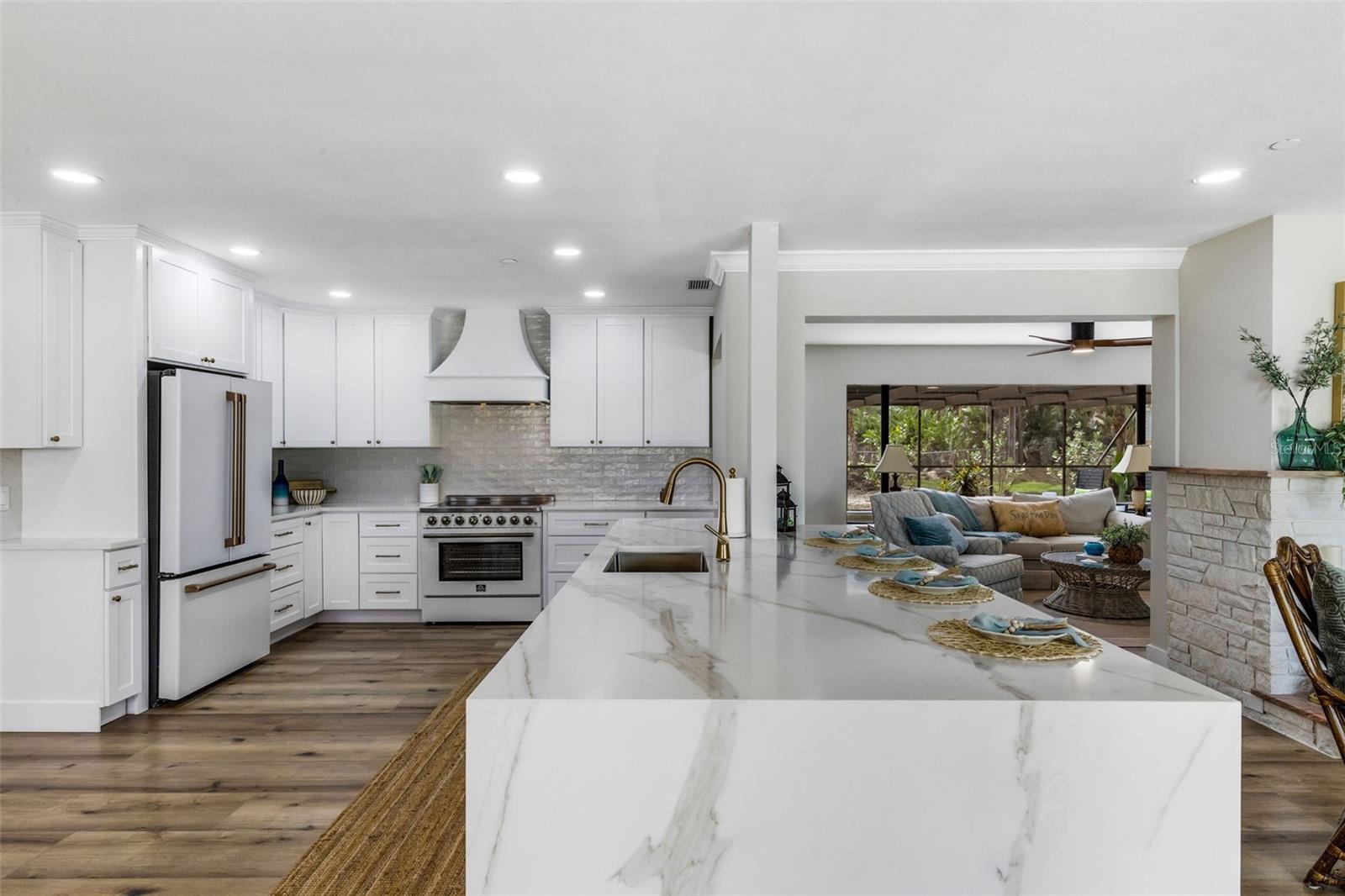 Image 17 of 90 For 441 Bayshore Drive