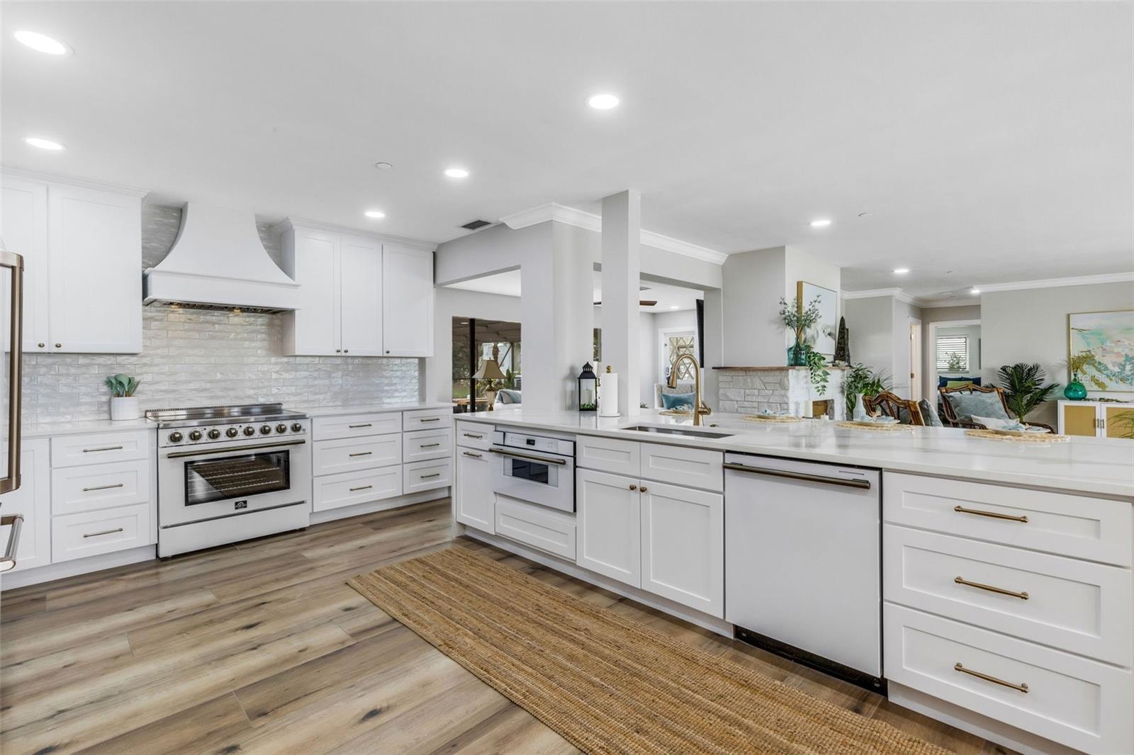 Image 18 of 90 For 441 Bayshore Drive