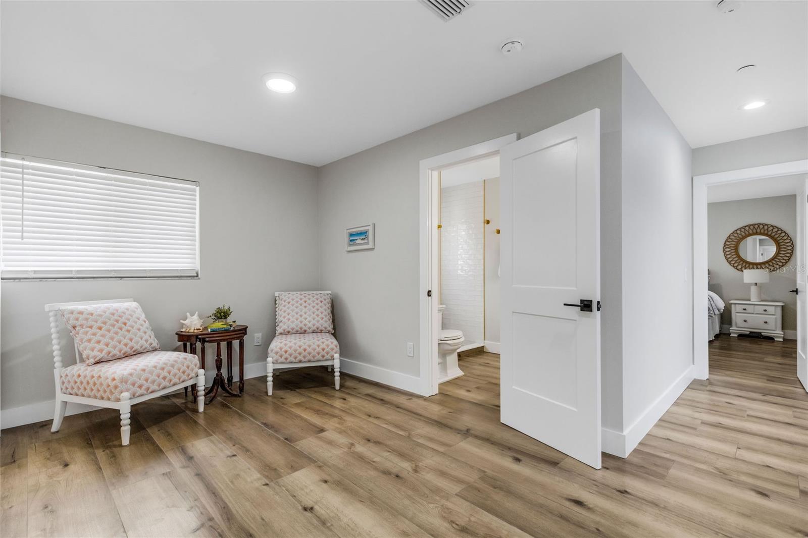 Image 25 of 90 For 441 Bayshore Drive