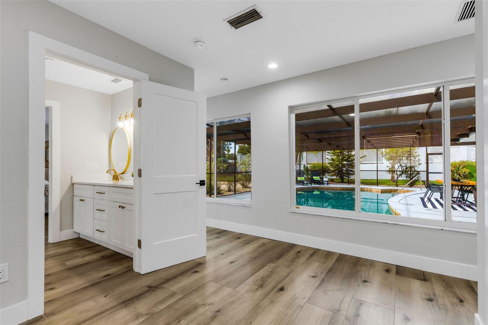 Image 26 of 90 For 441 Bayshore Drive