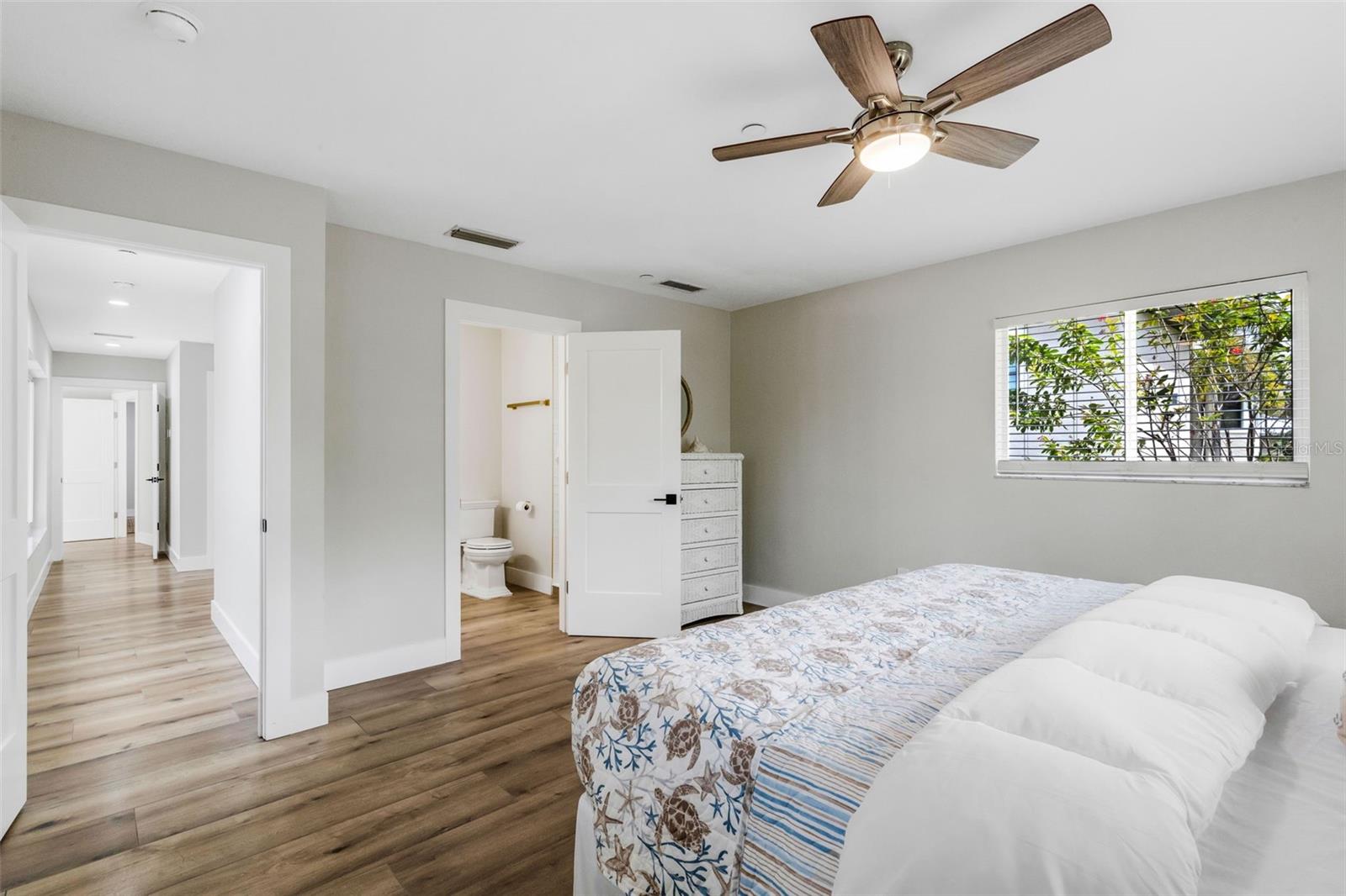 Image 31 of 90 For 441 Bayshore Drive