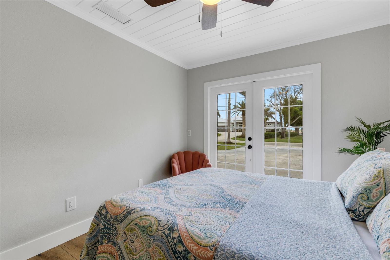 Image 36 of 90 For 441 Bayshore Drive