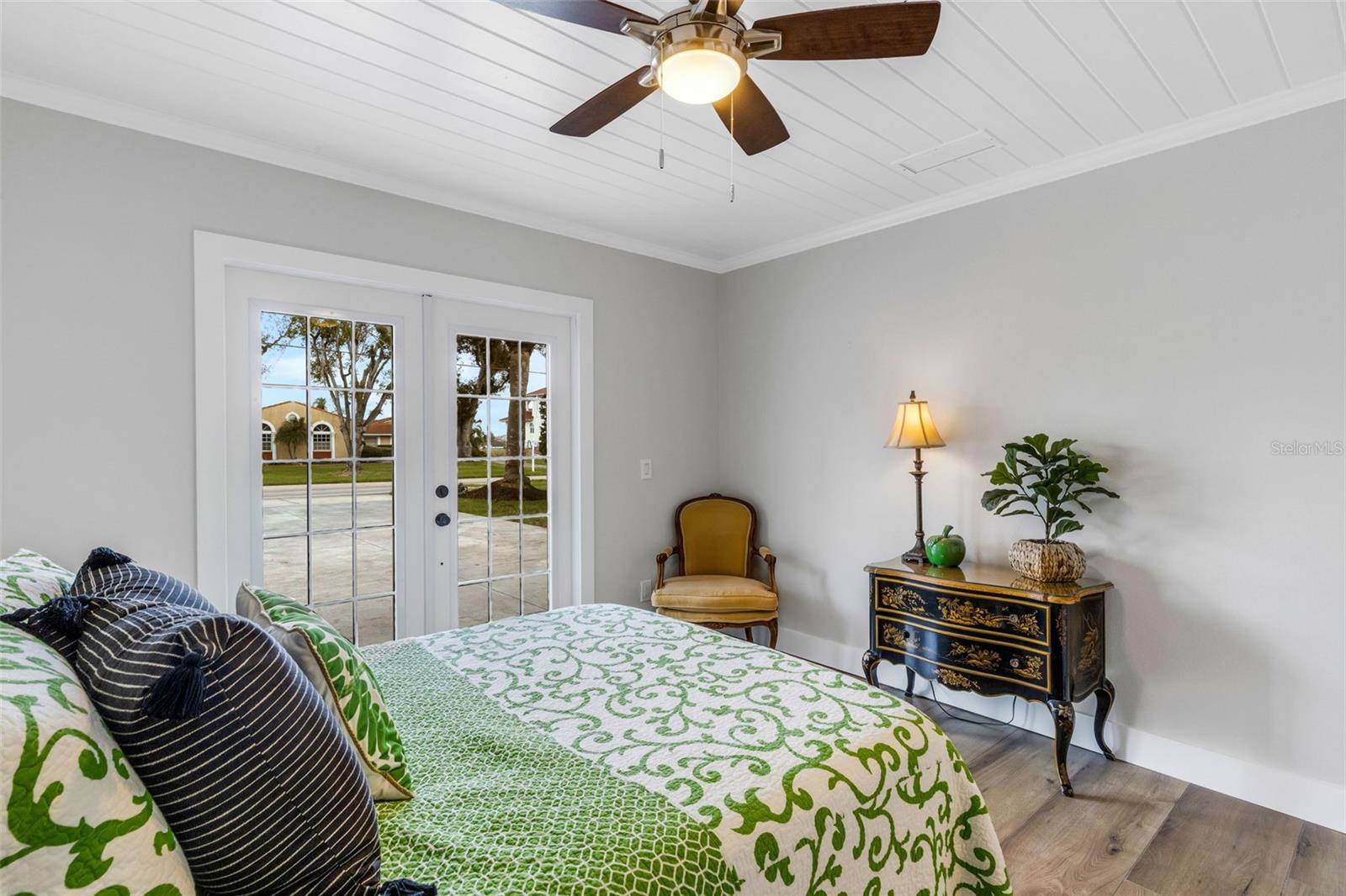 Image 38 of 90 For 441 Bayshore Drive