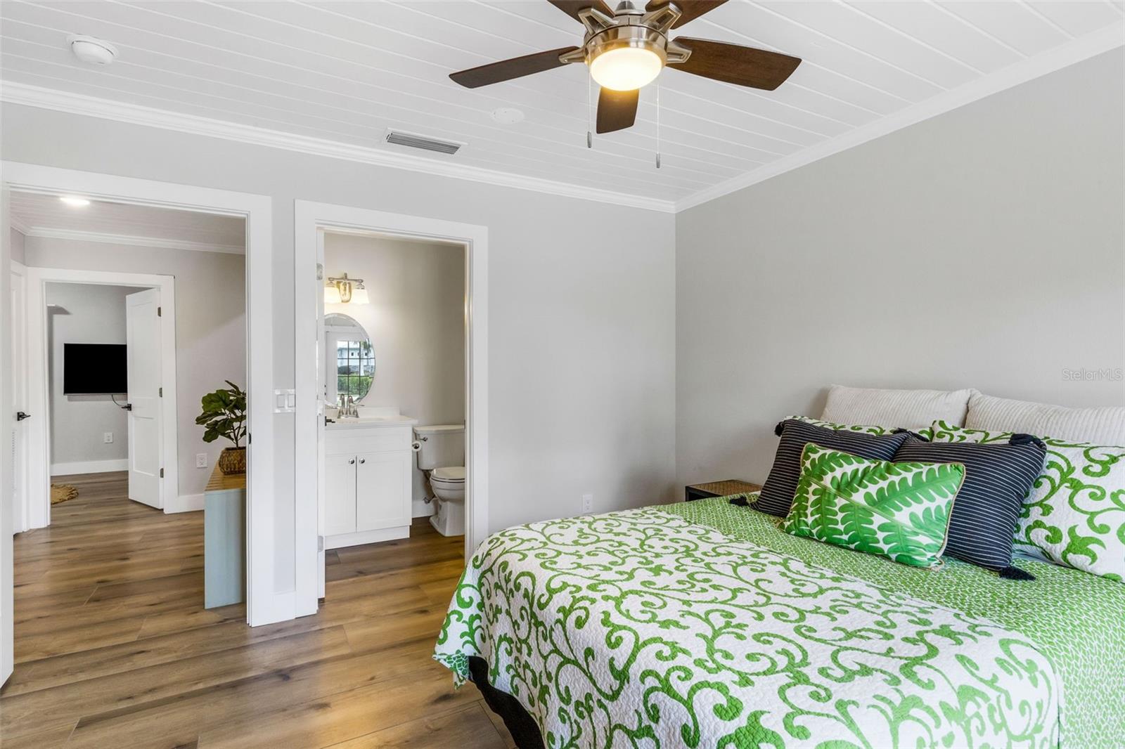 Image 39 of 90 For 441 Bayshore Drive