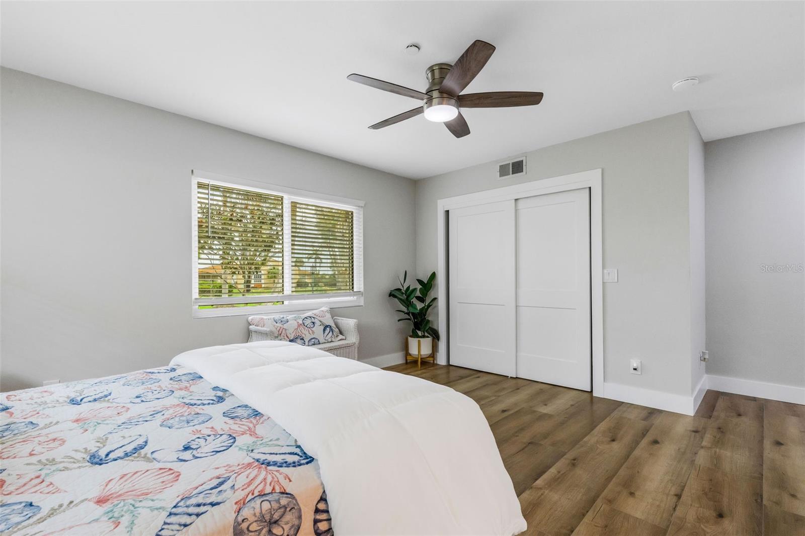 Image 52 of 90 For 441 Bayshore Drive