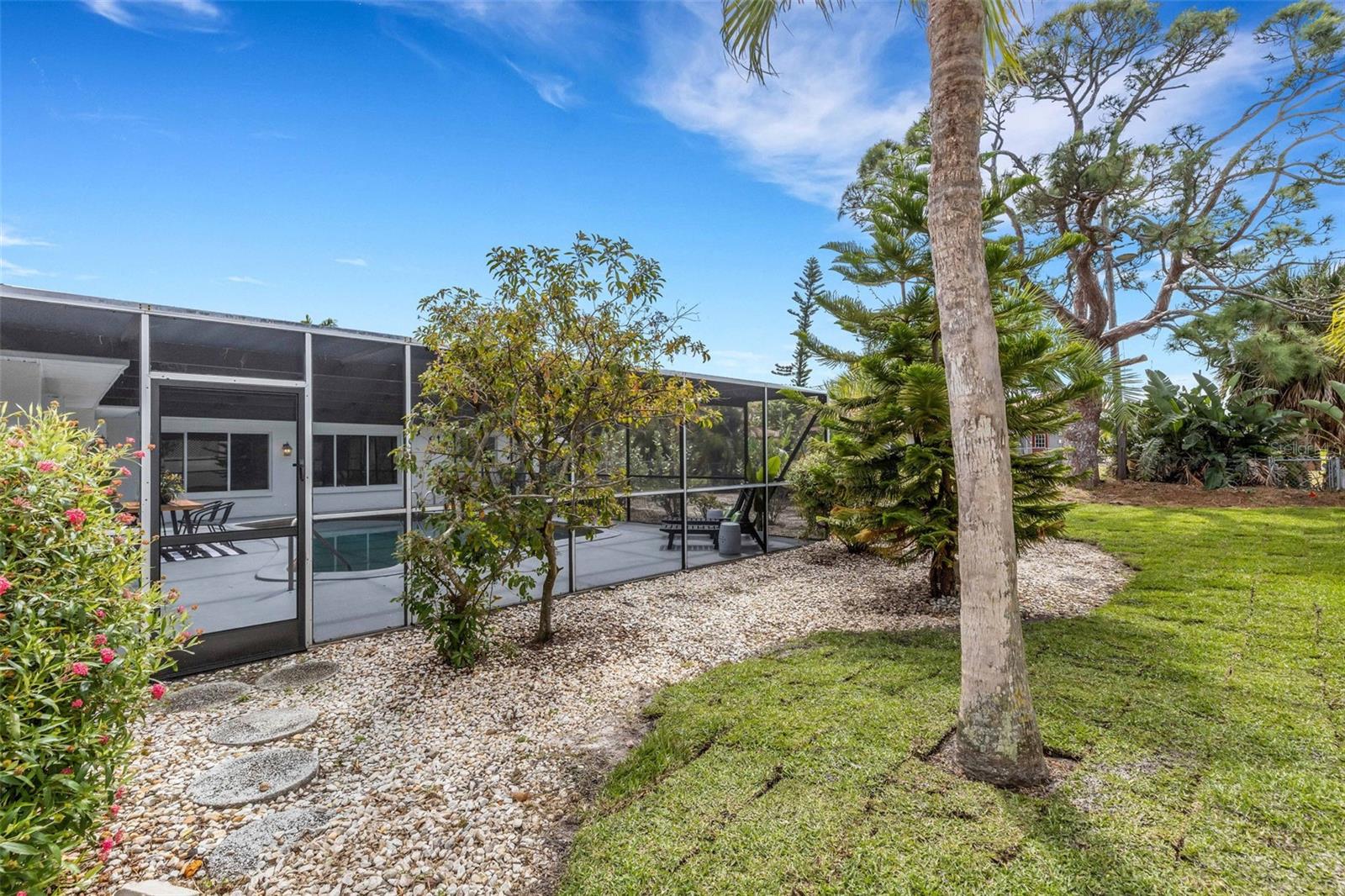 Image 56 of 90 For 441 Bayshore Drive