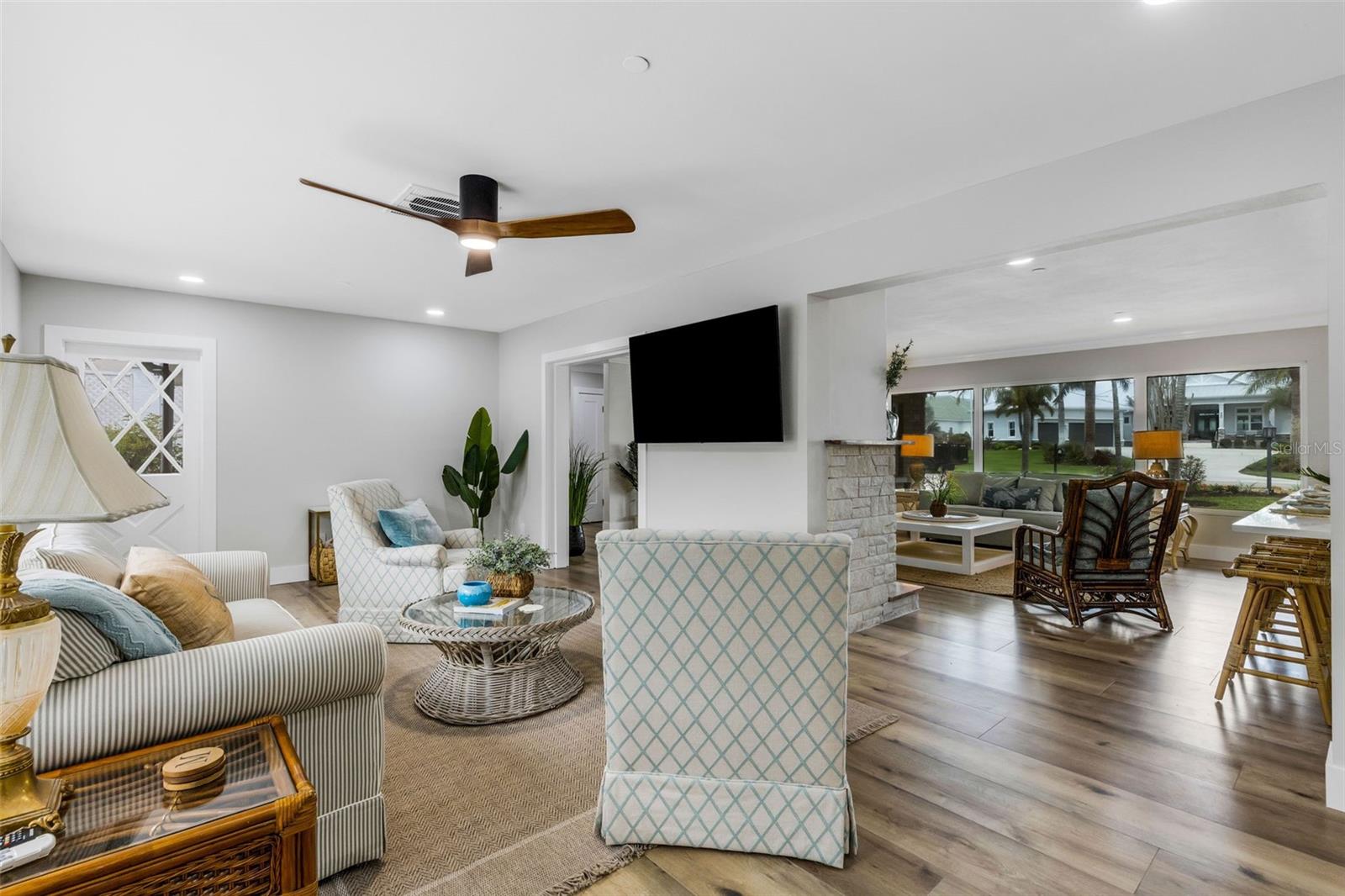 Image 6 of 90 For 441 Bayshore Drive