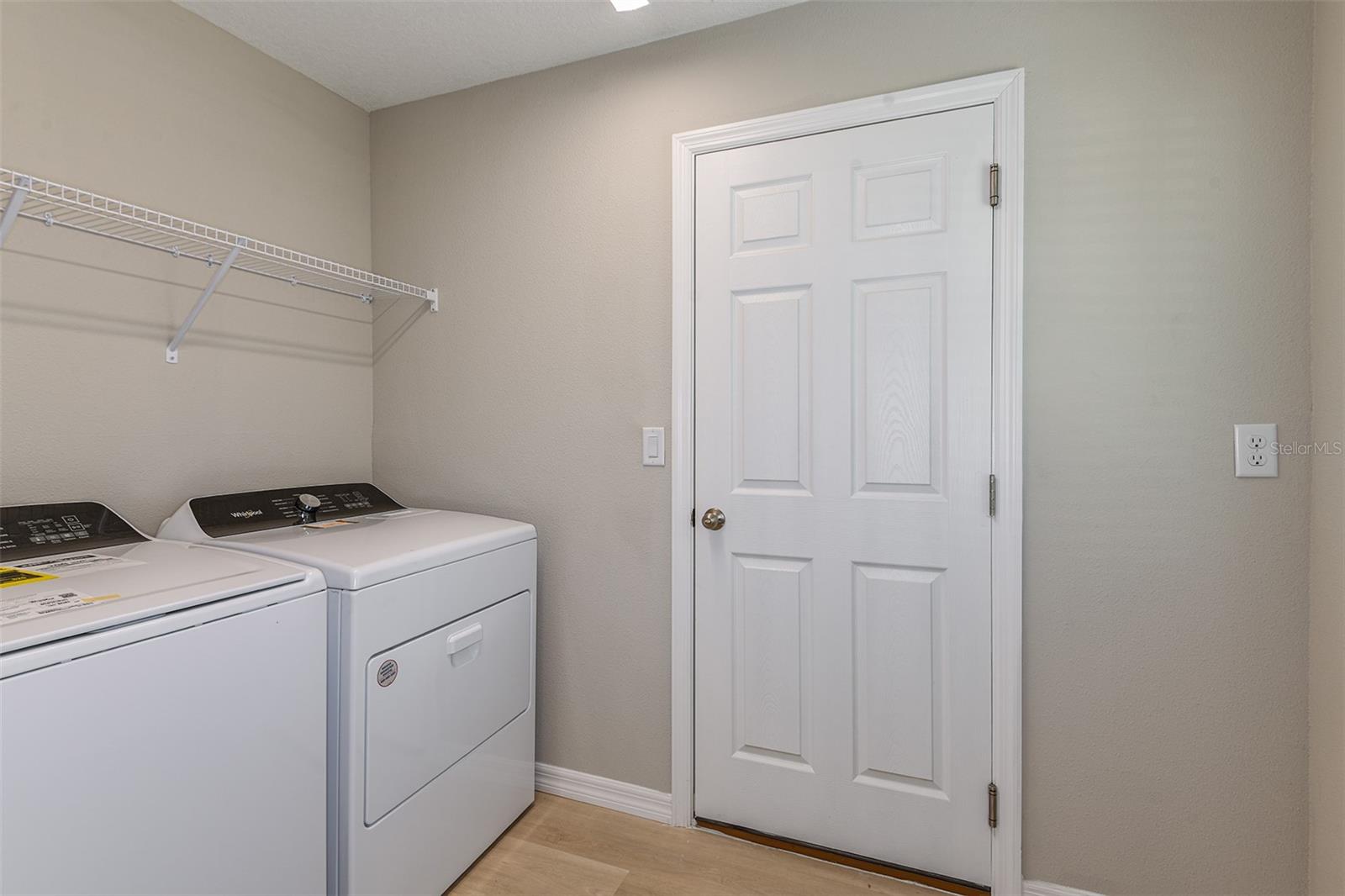 Listing photo id 24 for 15241 Maude Landing Loop