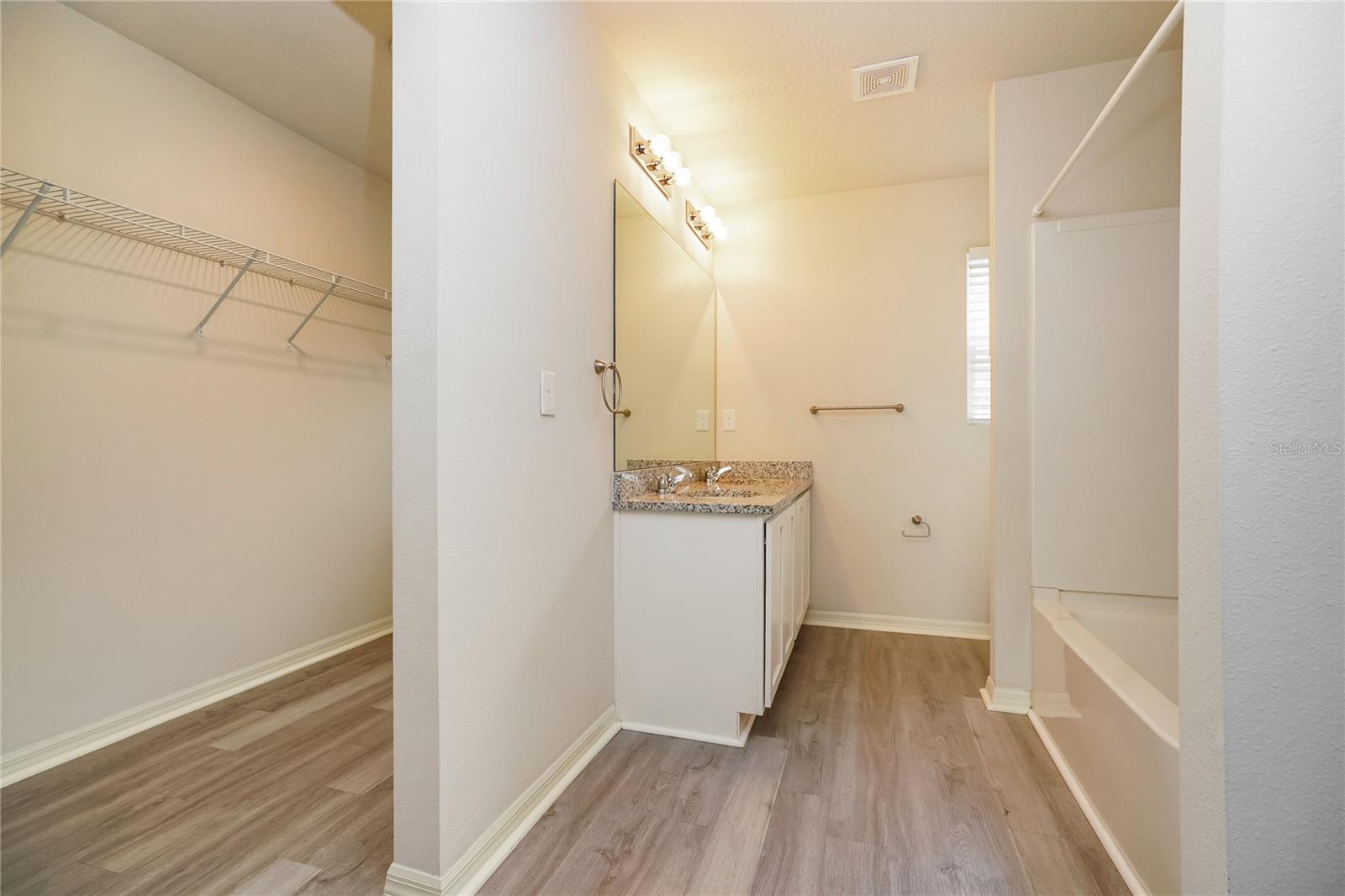 Image 7 of 14 For 2922 Higgins Place