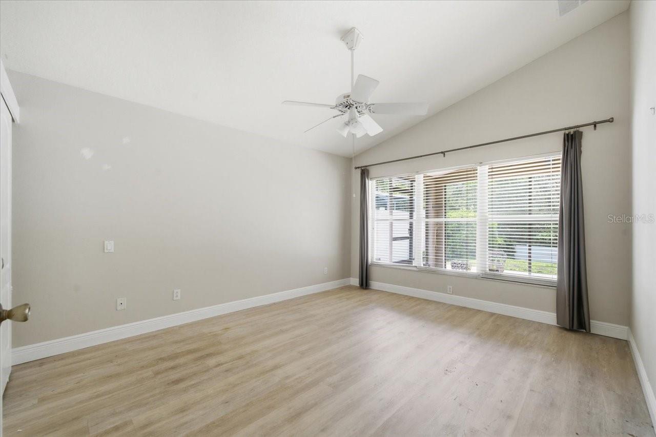 Image 10 of 30 For 4250 Pine Isle Drive