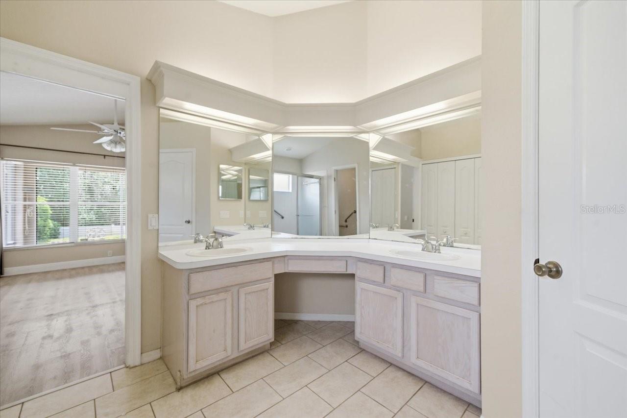 Image 20 of 30 For 4250 Pine Isle Drive