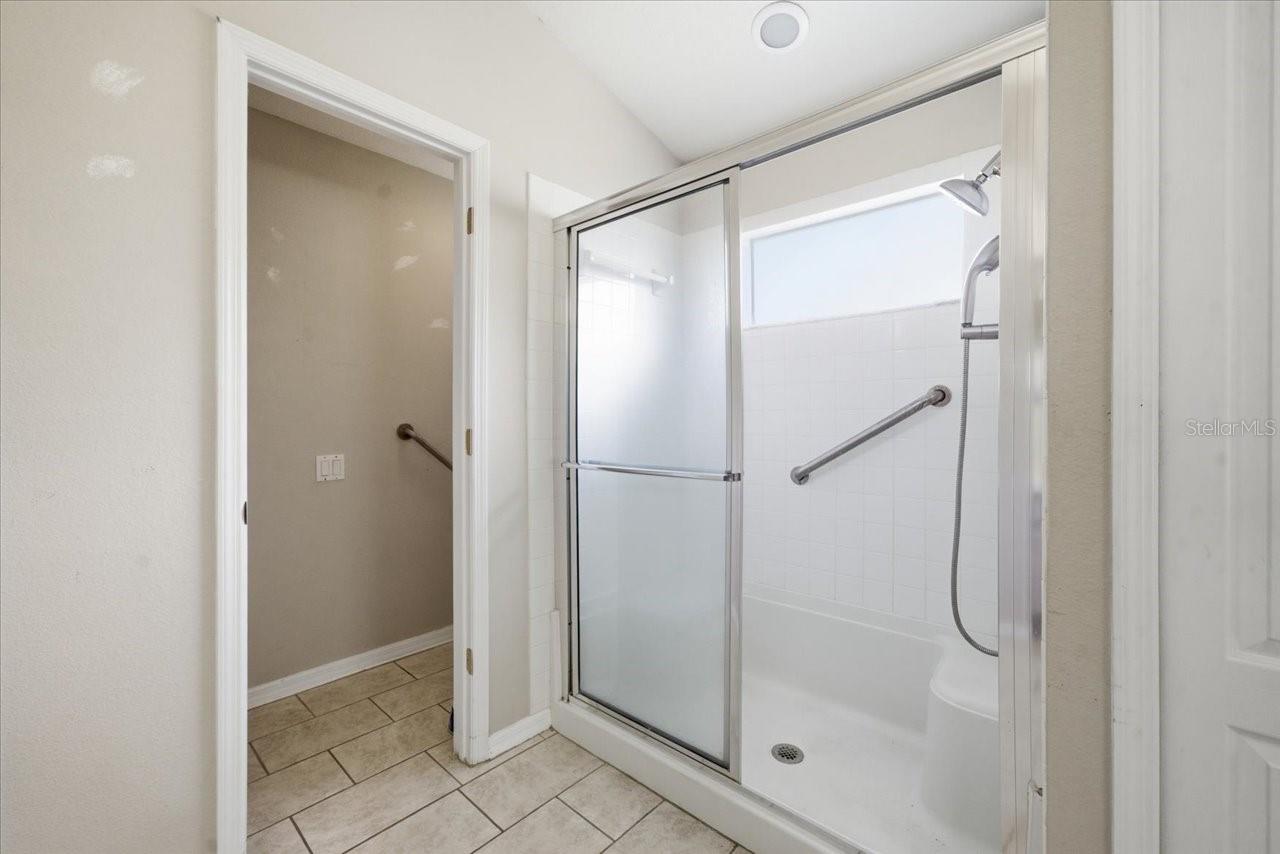 Image 21 of 30 For 4250 Pine Isle Drive