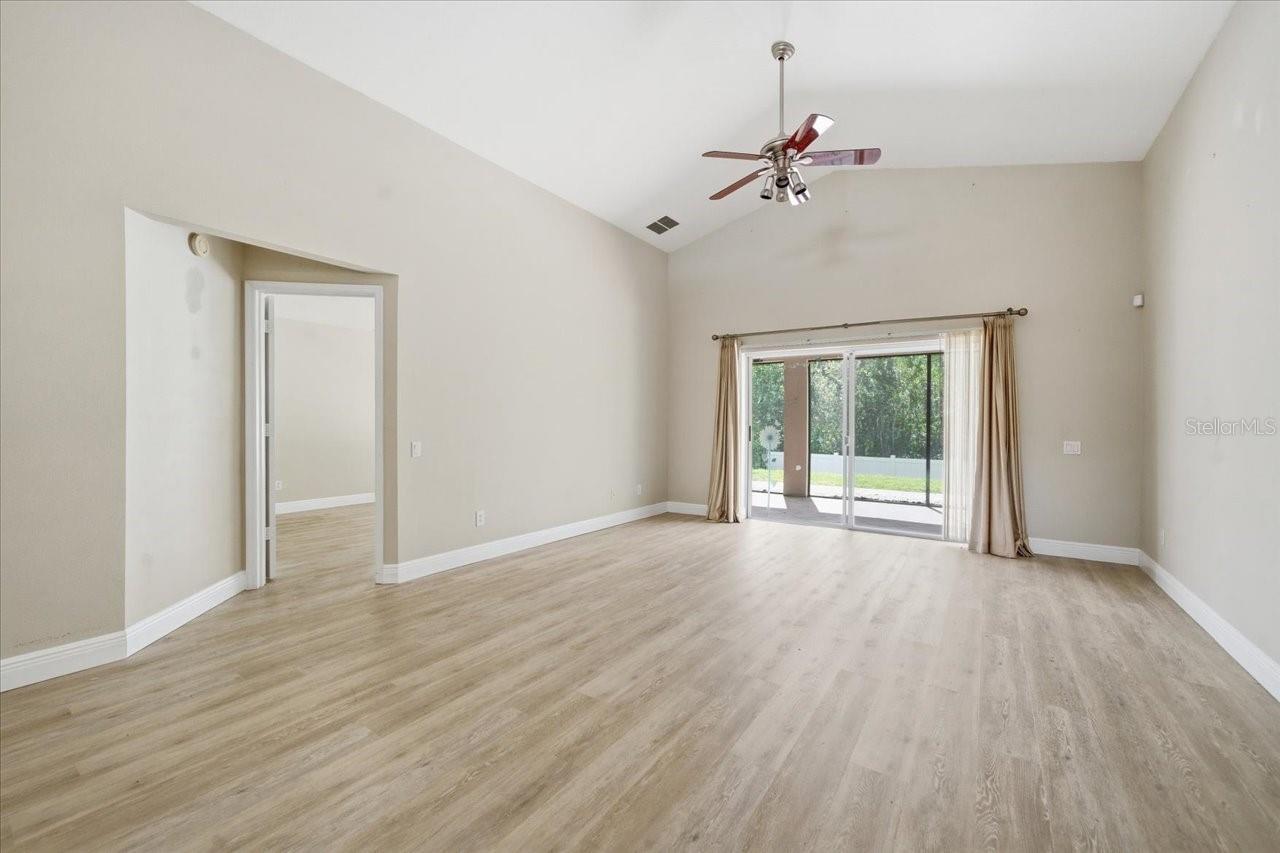 Image 8 of 30 For 4250 Pine Isle Drive