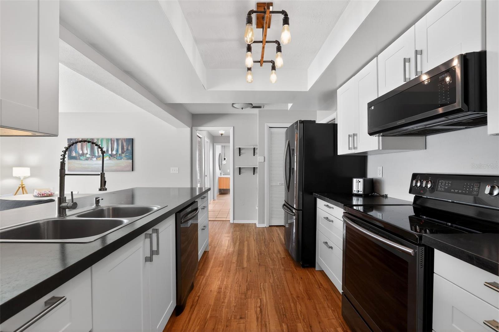 Image 14 of 37 For 13940 Antigua Drive