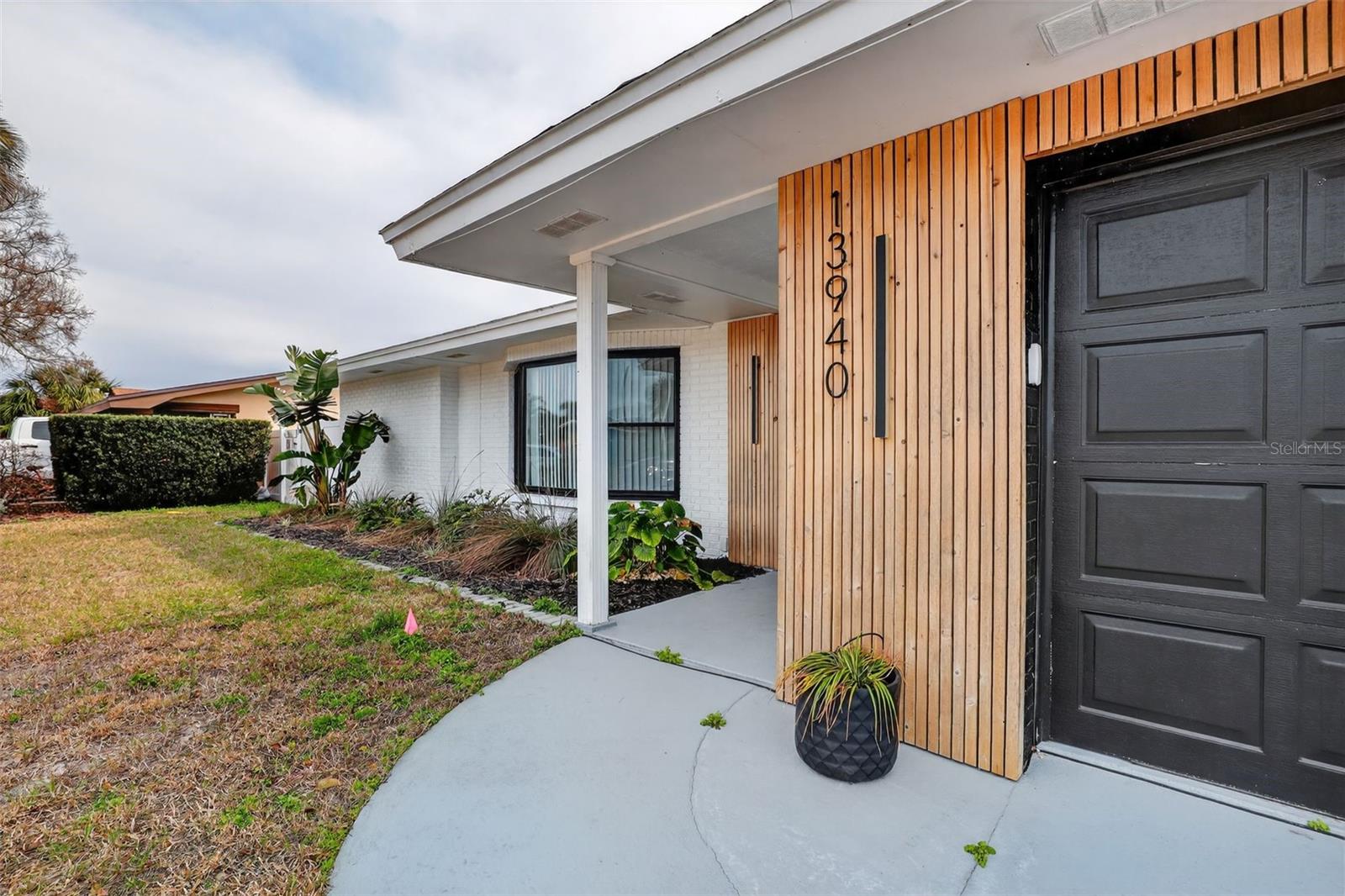 Image 2 of 37 For 13940 Antigua Drive