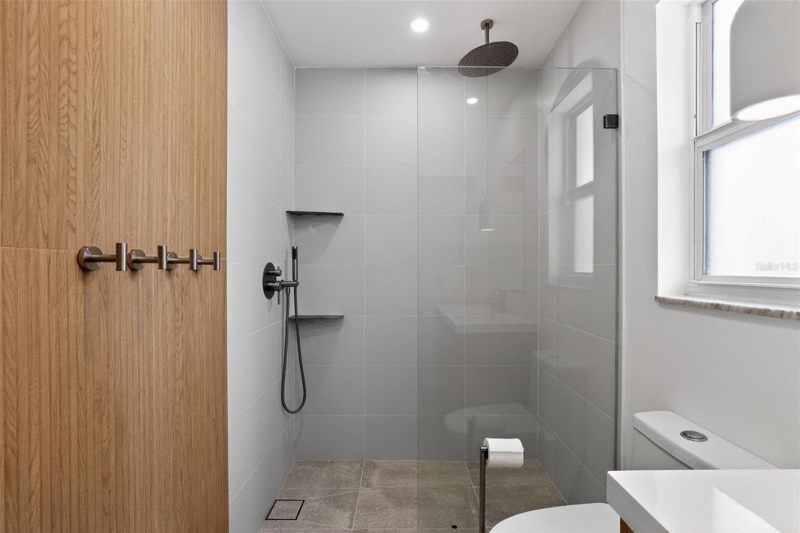 Image 31 of 37 For 13940 Antigua Drive