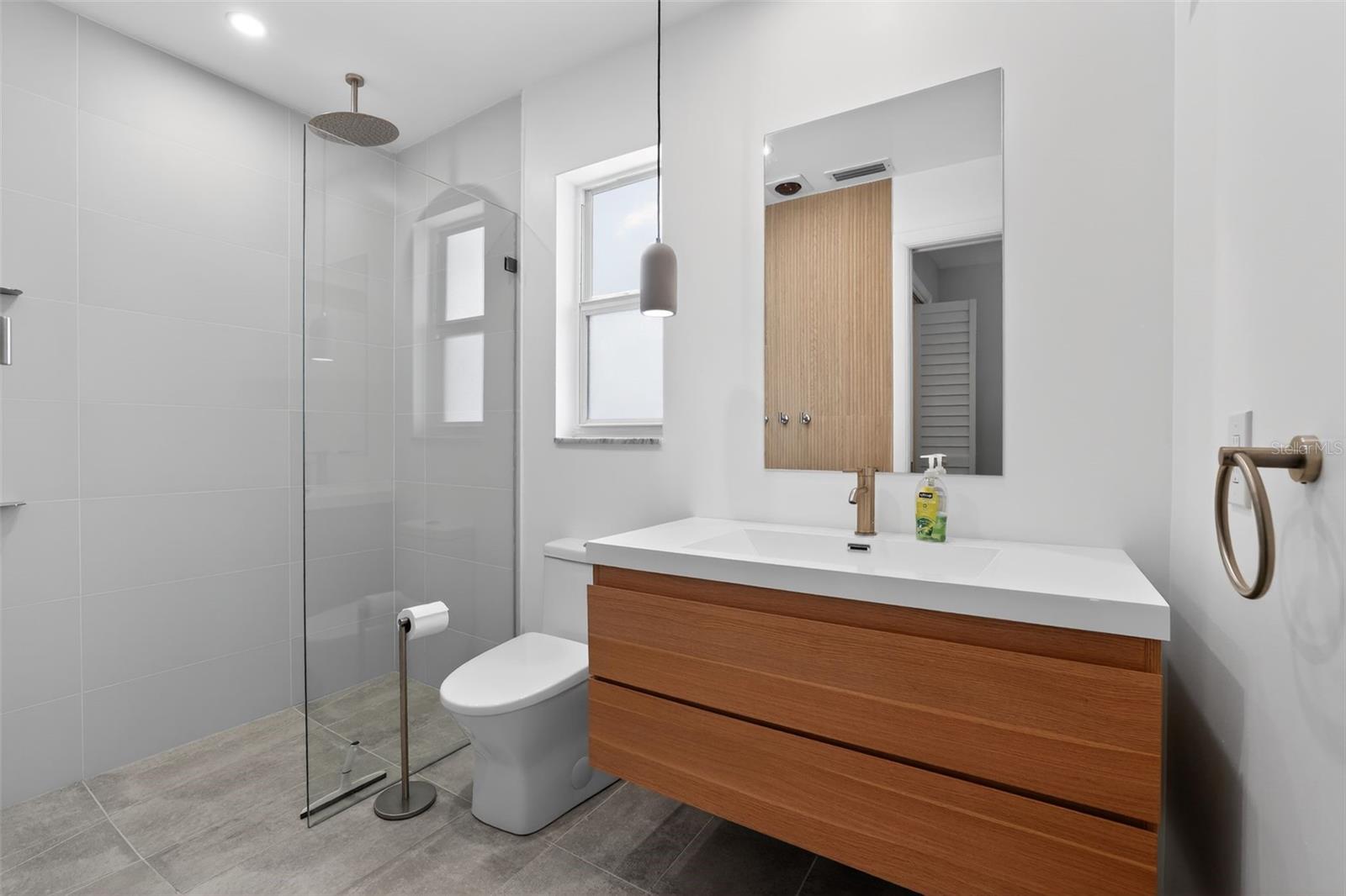 Image 34 of 37 For 13940 Antigua Drive