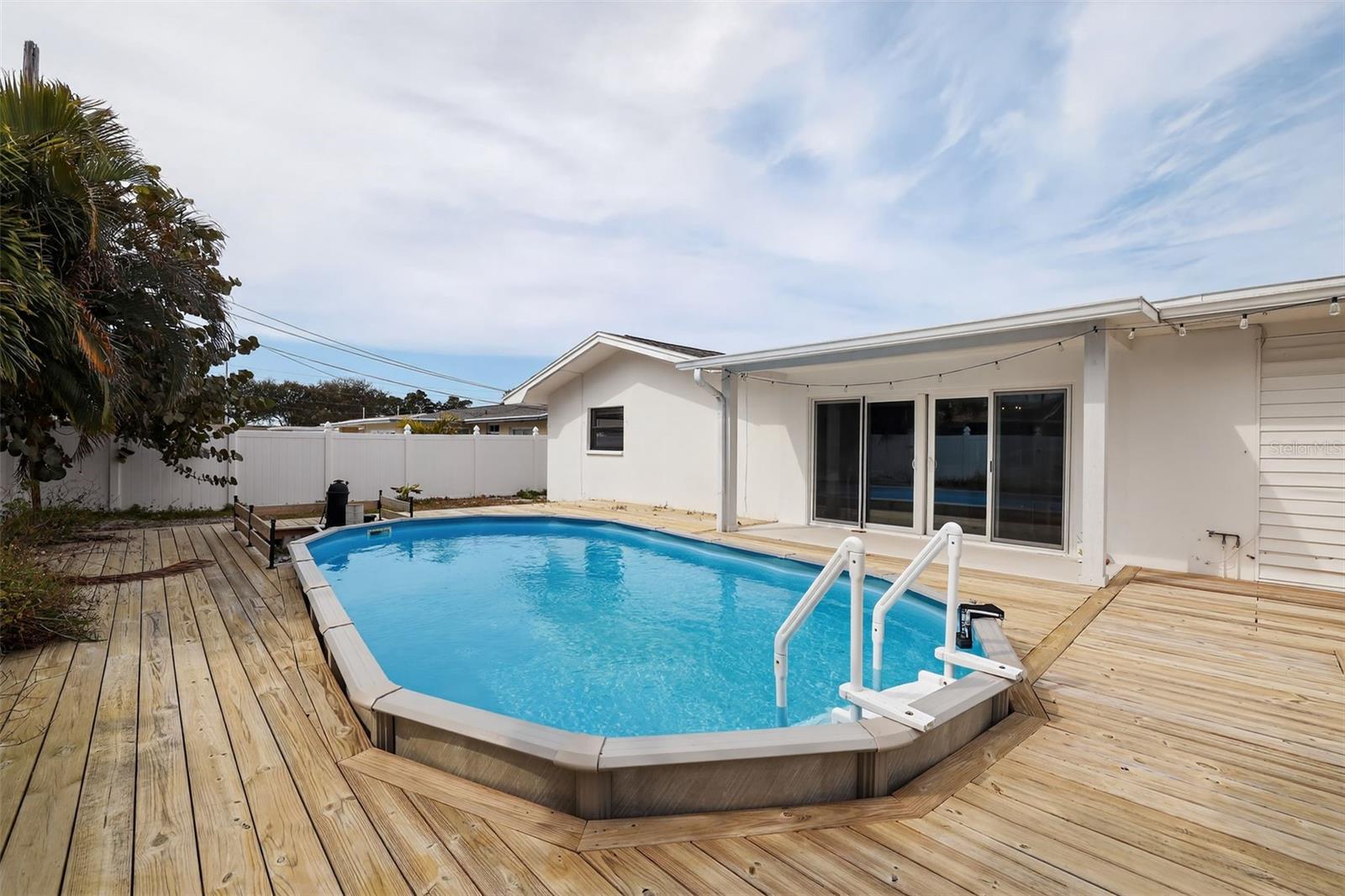 Image 4 of 37 For 13940 Antigua Drive