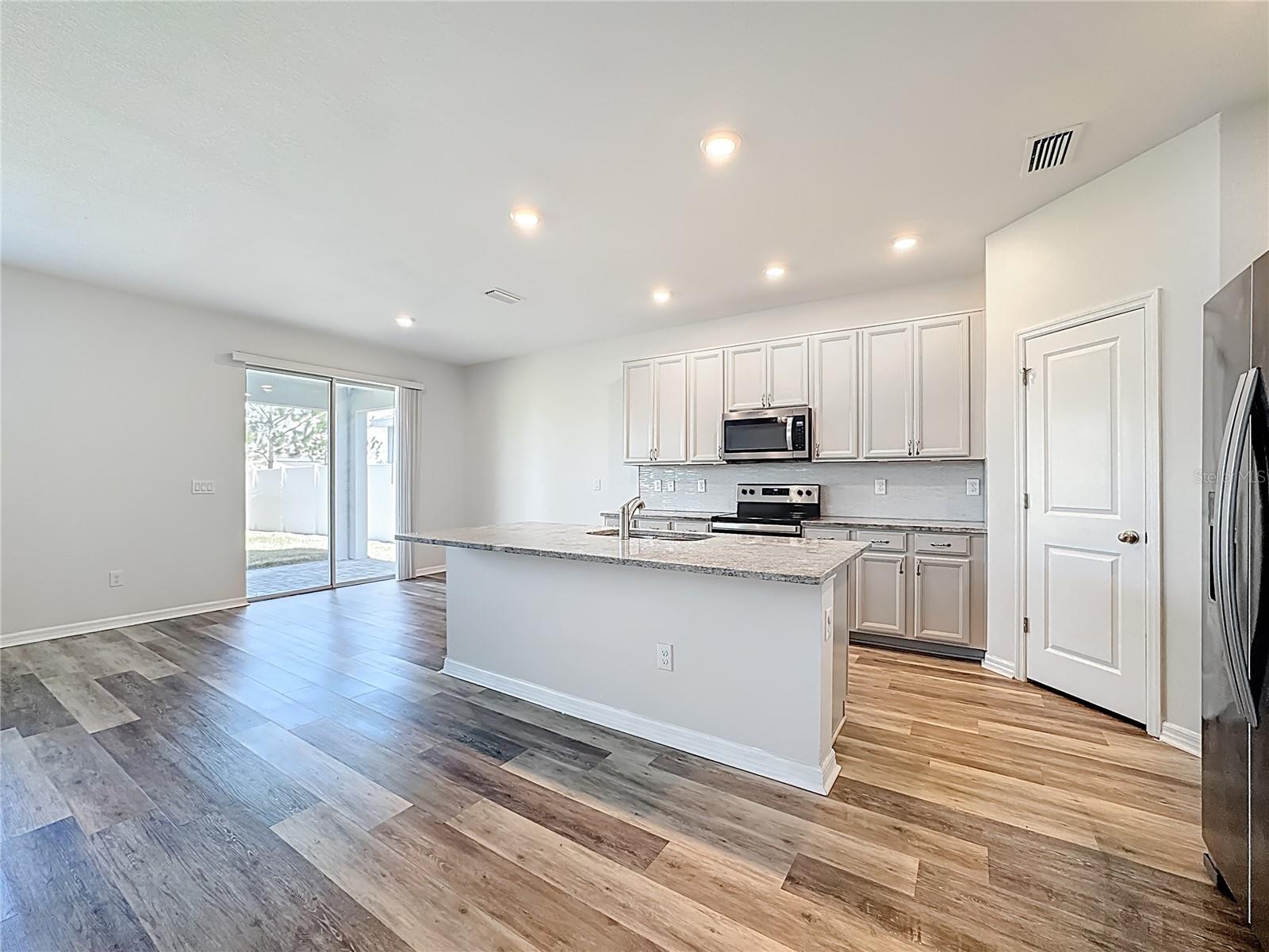 Image 5 of 53 For 11828 Cara Field Avenue